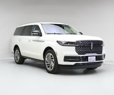 White 2025 Lincoln Navigator Reserve