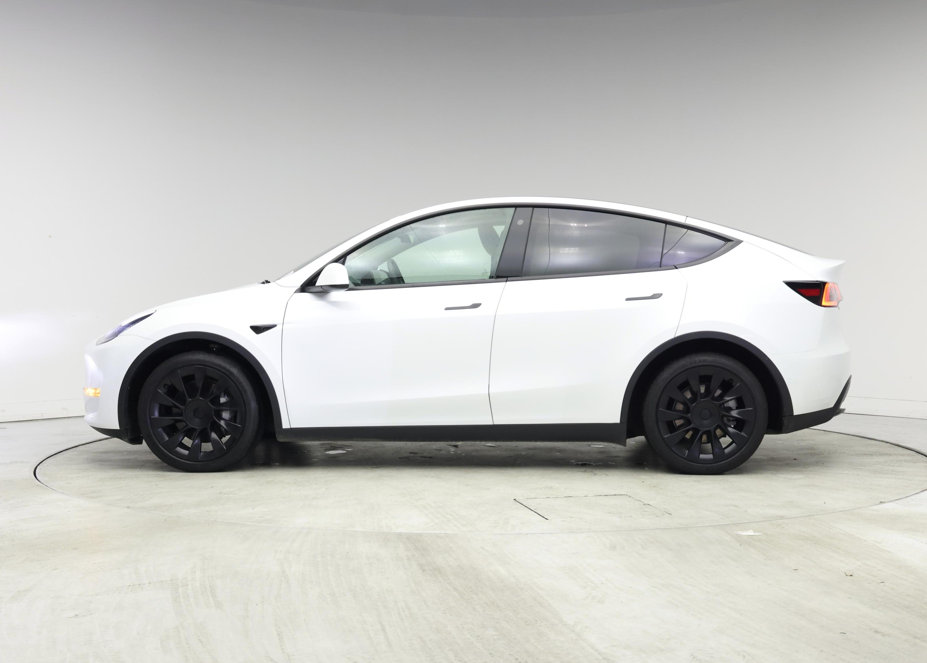 Thumbnail: 2023 Tesla Model Y - 3