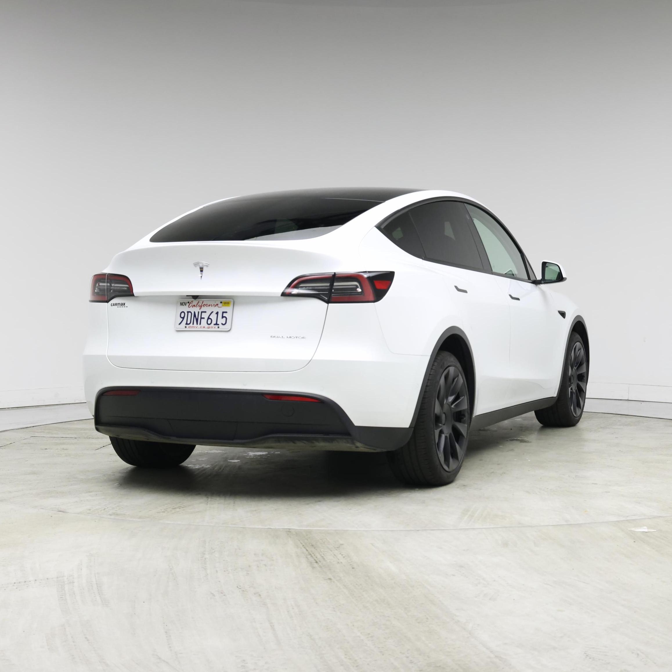 Thumbnail: 2023 Tesla Model Y - 8
