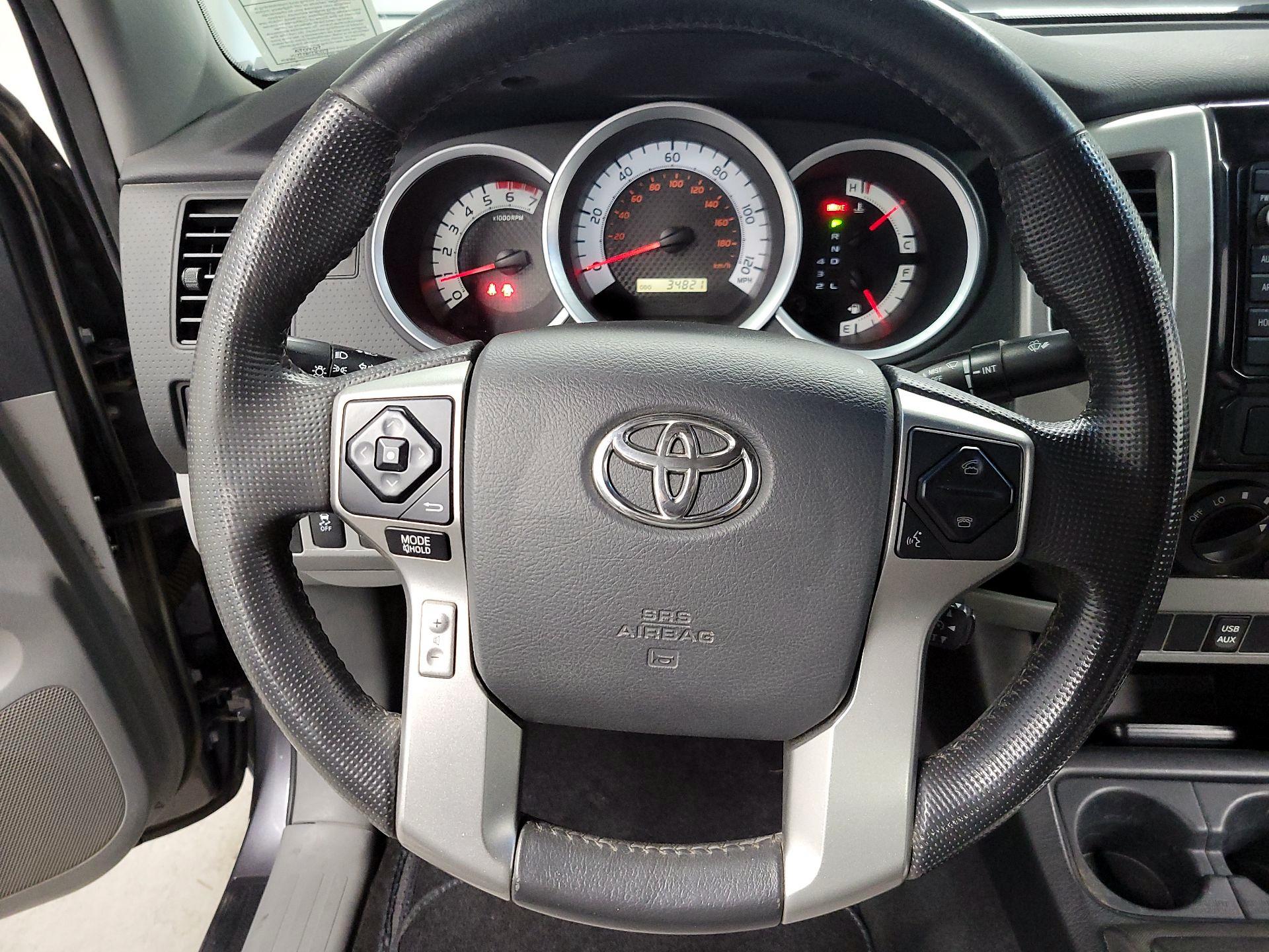 Thumbnail: 2015 Toyota Tacoma - 10