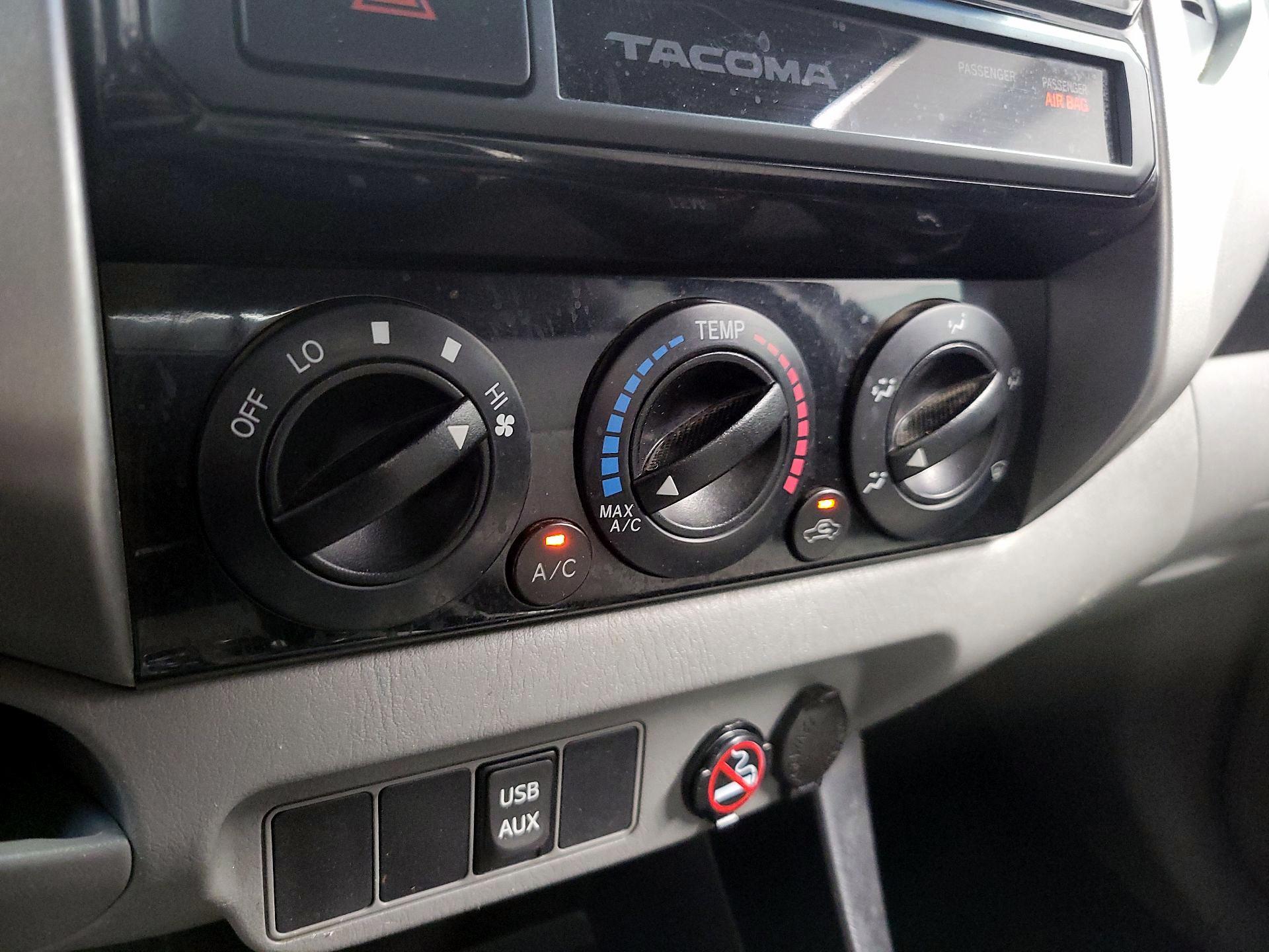 Thumbnail: 2015 Toyota Tacoma - 16