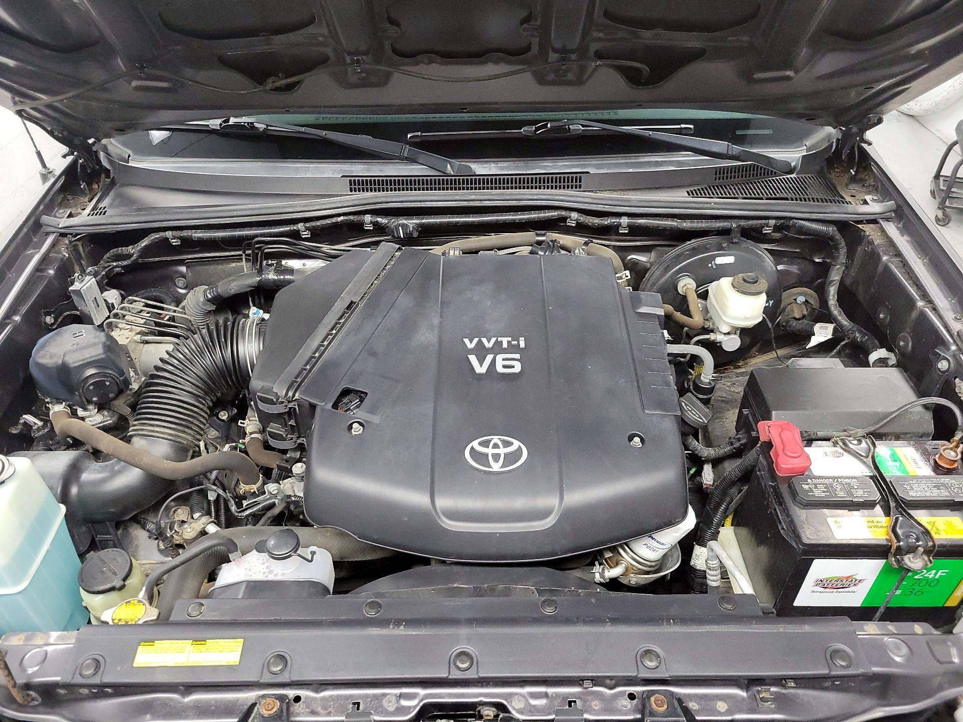 Thumbnail: 2015 Toyota Tacoma - 20