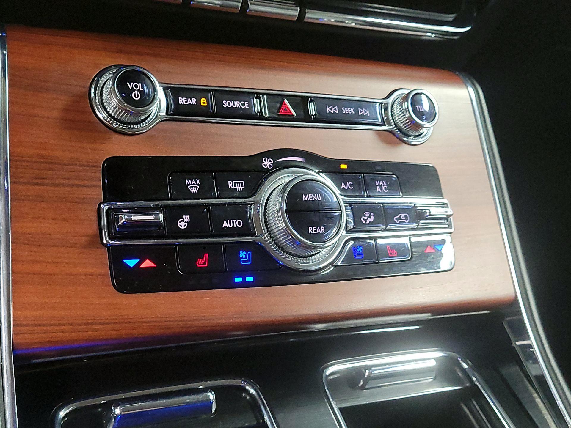Thumbnail: 2022 Lincoln Aviator - 15