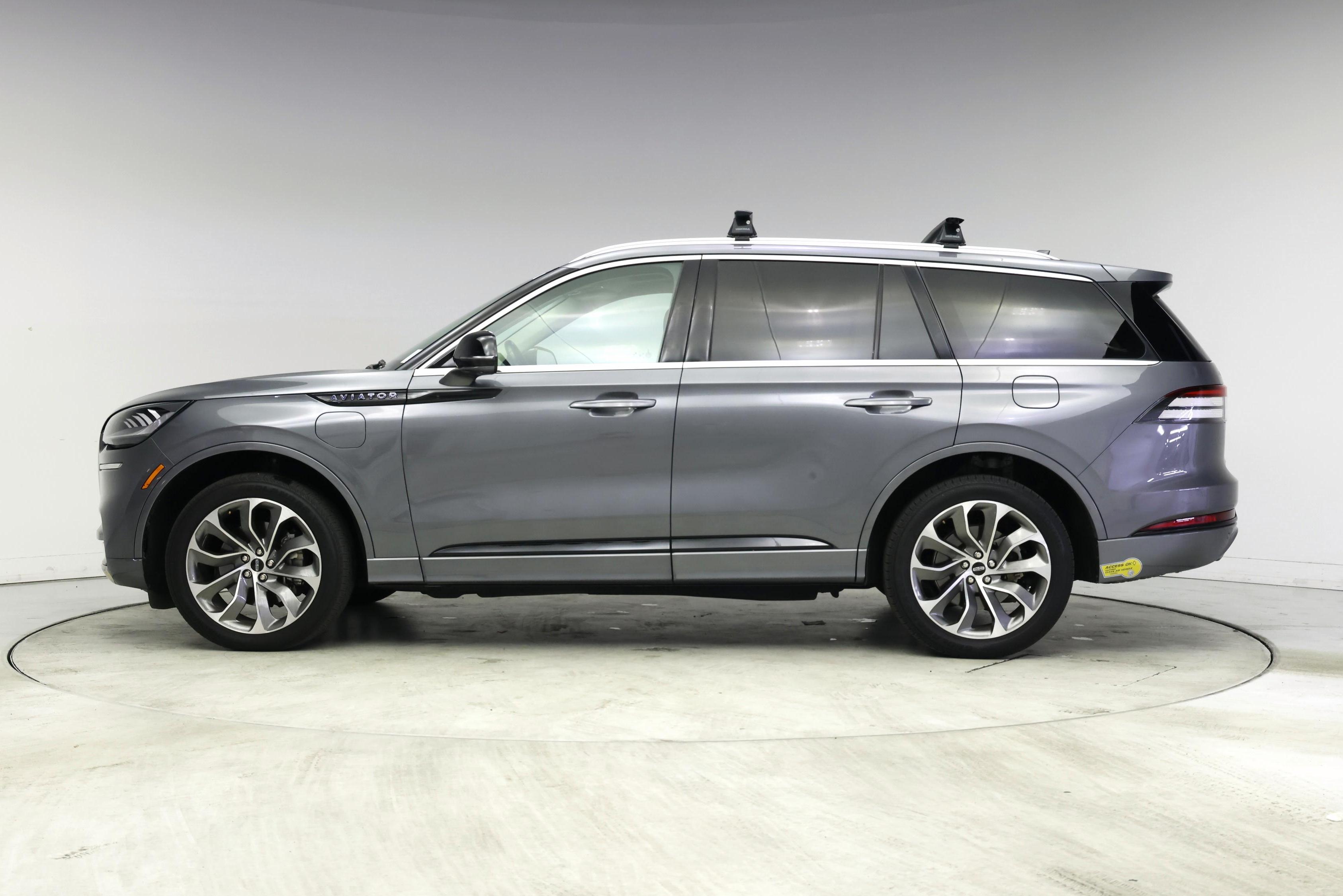 Thumbnail: 2022 Lincoln Aviator - 3
