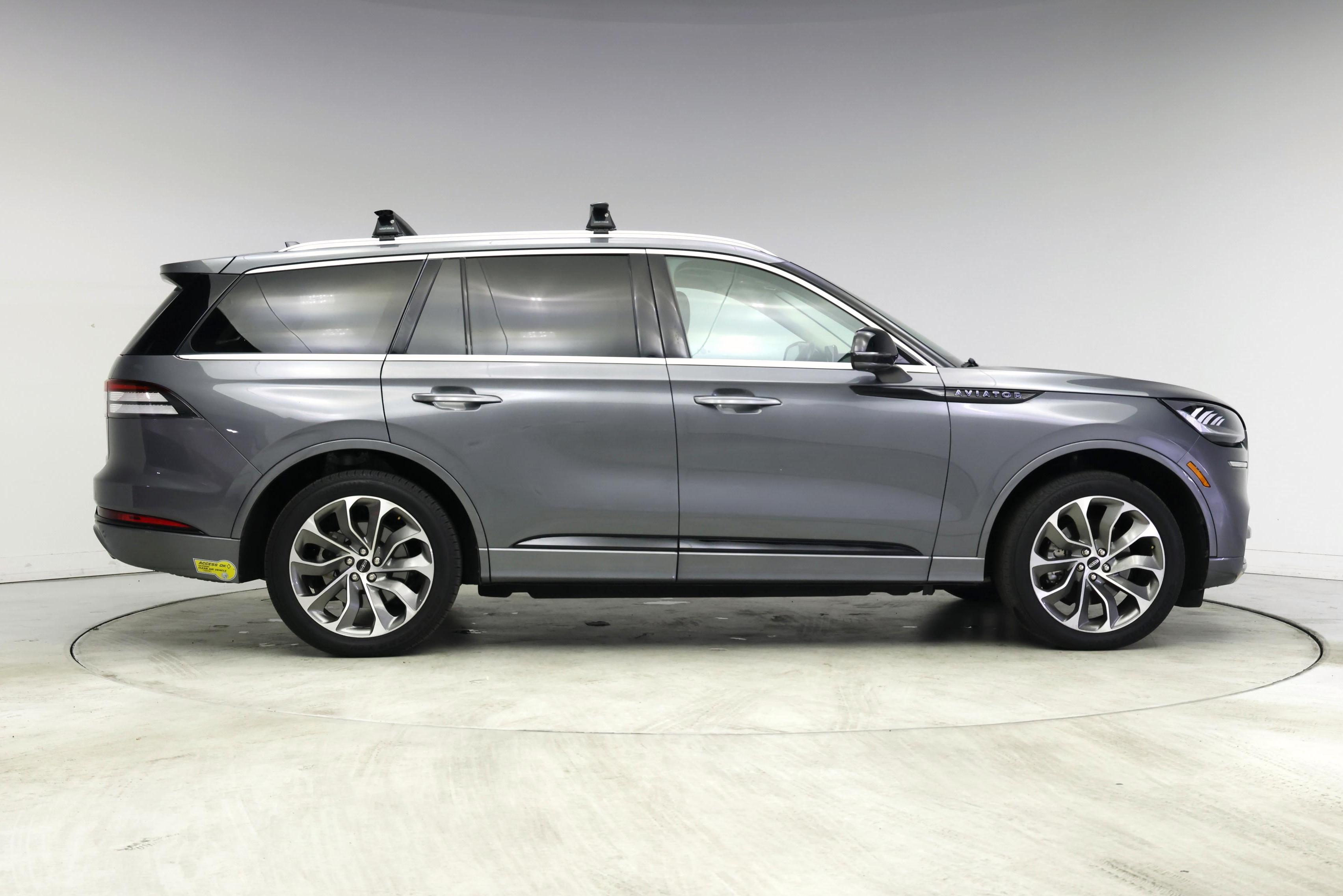 Thumbnail: 2022 Lincoln Aviator - 7