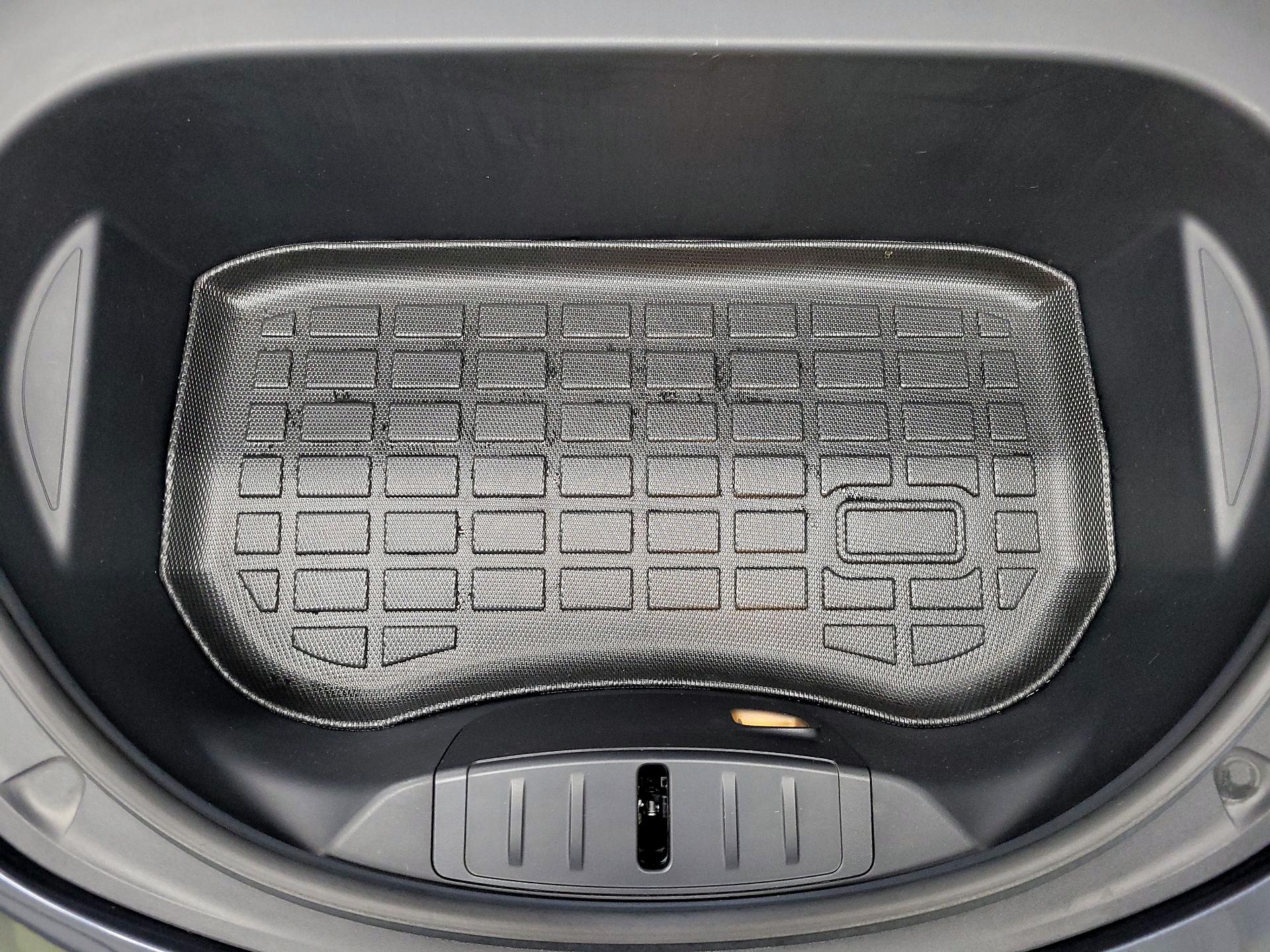 Thumbnail: 2023 Tesla Model 3 - 20