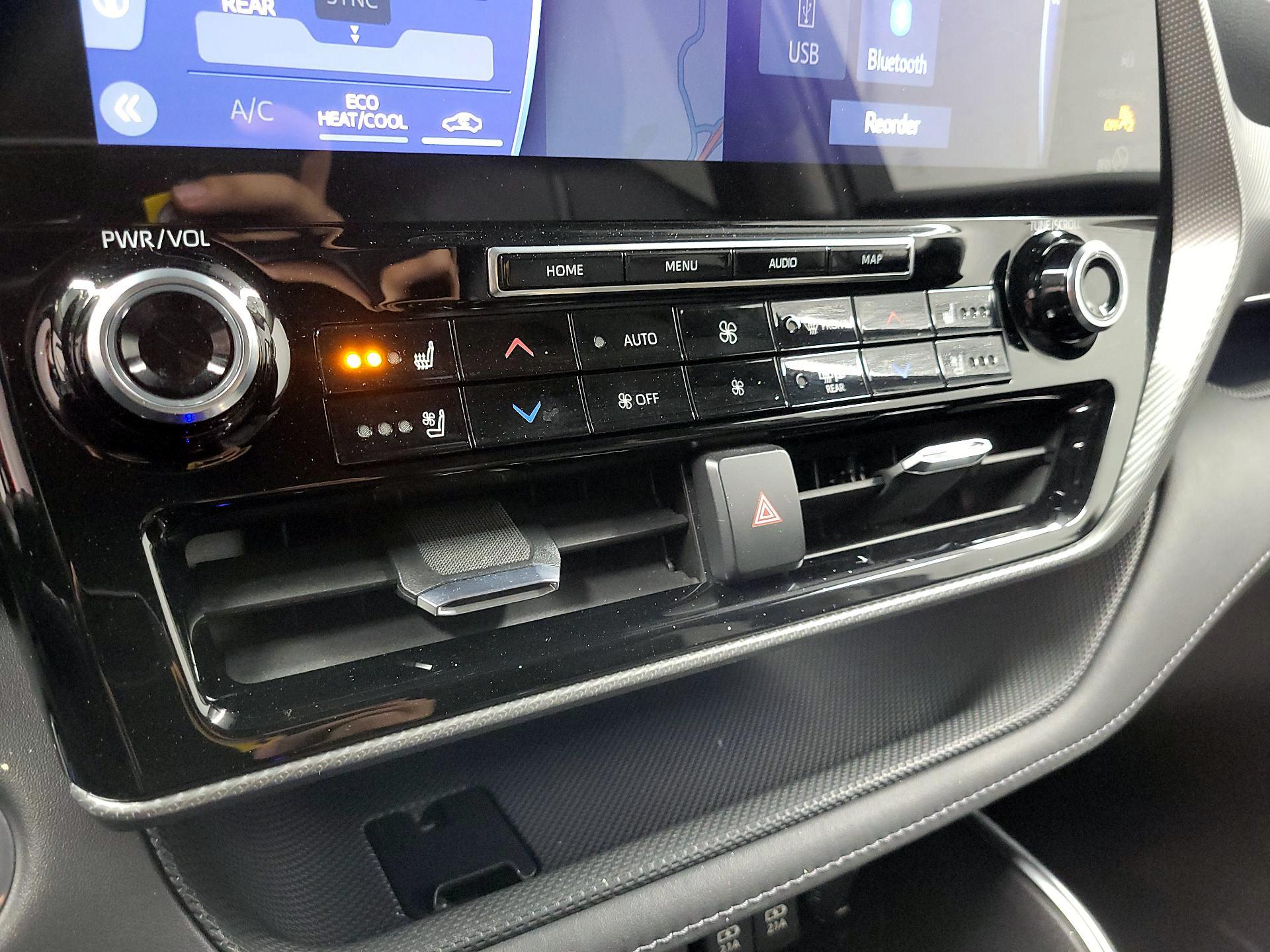 Thumbnail: 2021 Toyota Highlander - 17