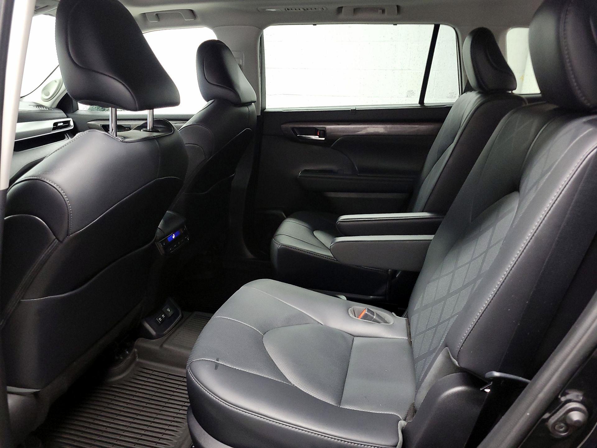 Thumbnail: 2021 Toyota Highlander - 19