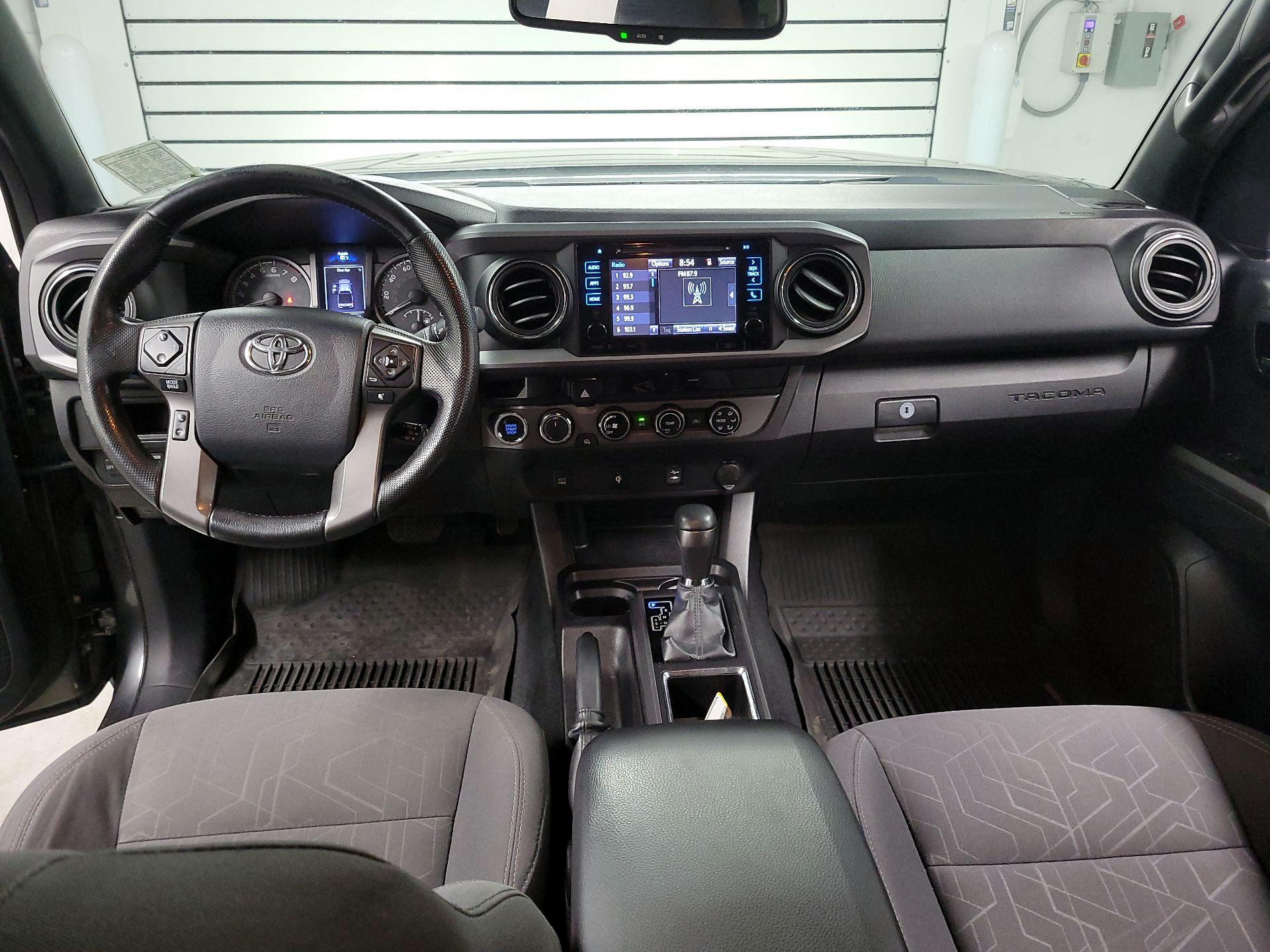 Thumbnail: 2016 Toyota Tacoma - 9
