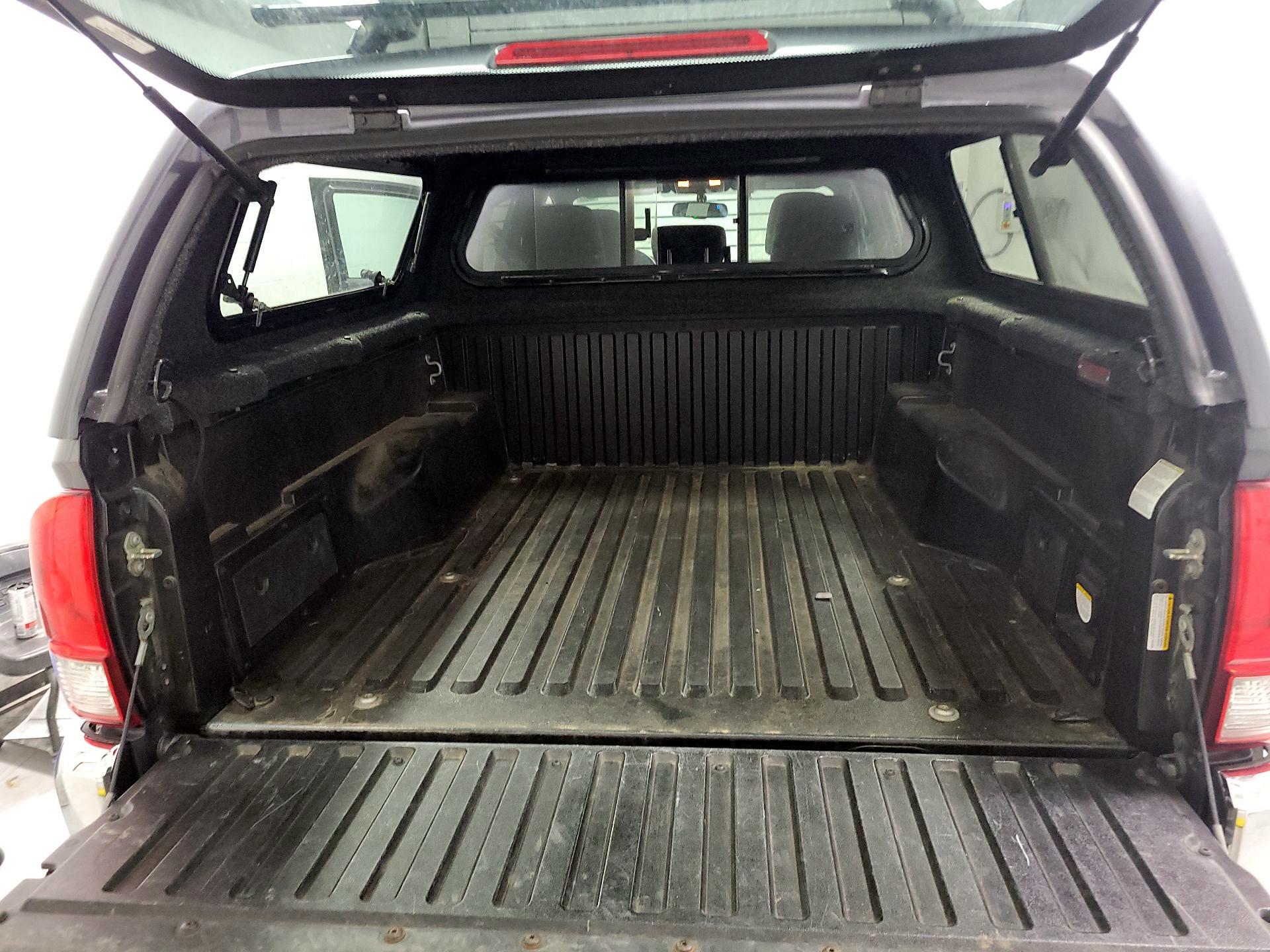Thumbnail: 2016 Toyota Tacoma - 19