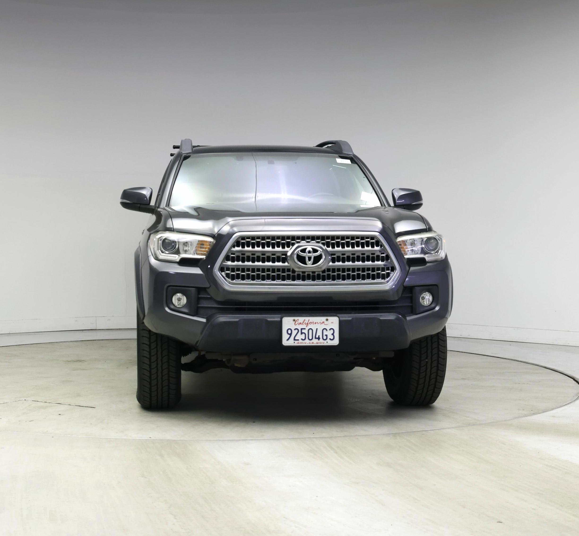 Thumbnail: 2016 Toyota Tacoma - 5