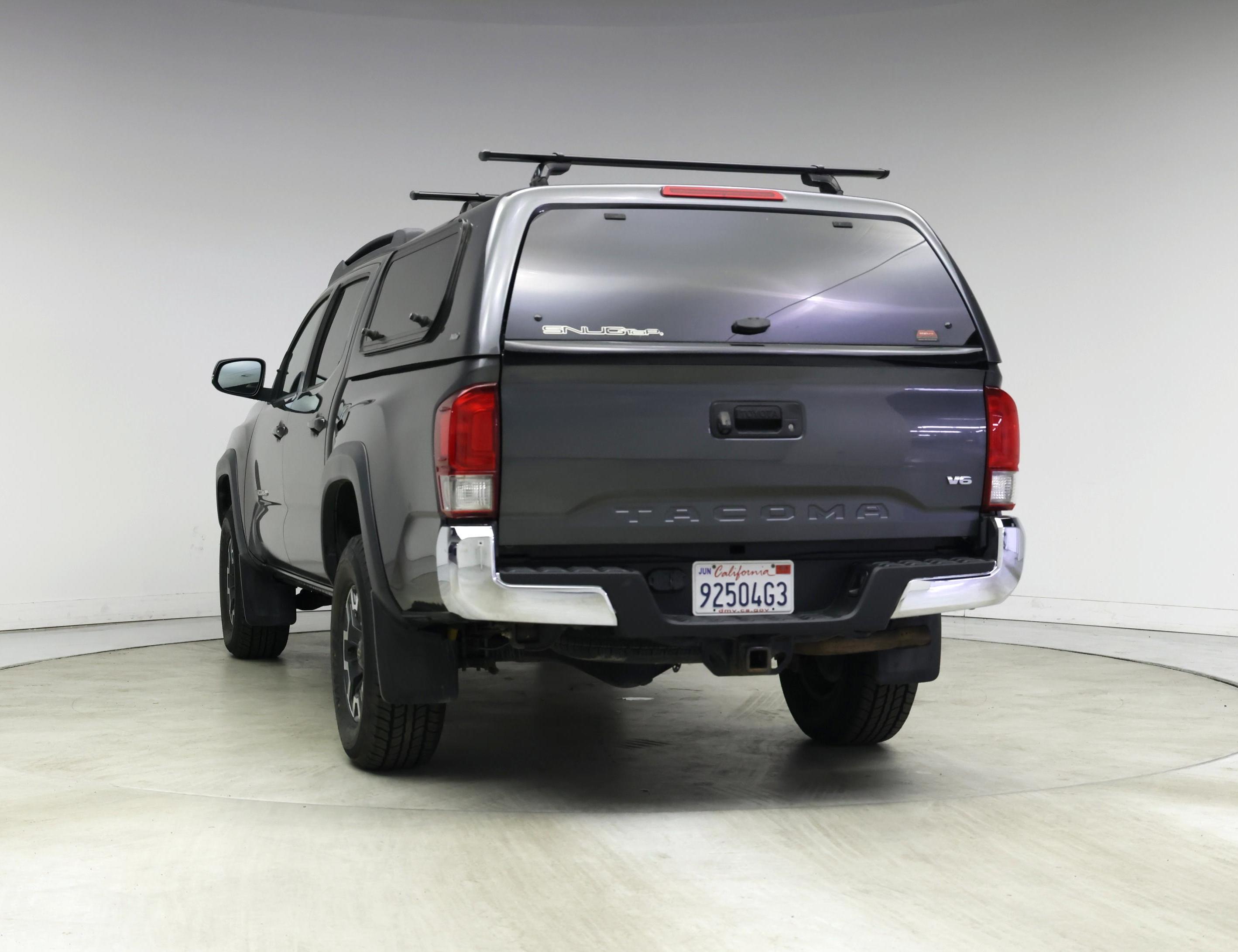 Thumbnail: 2016 Toyota Tacoma - 6