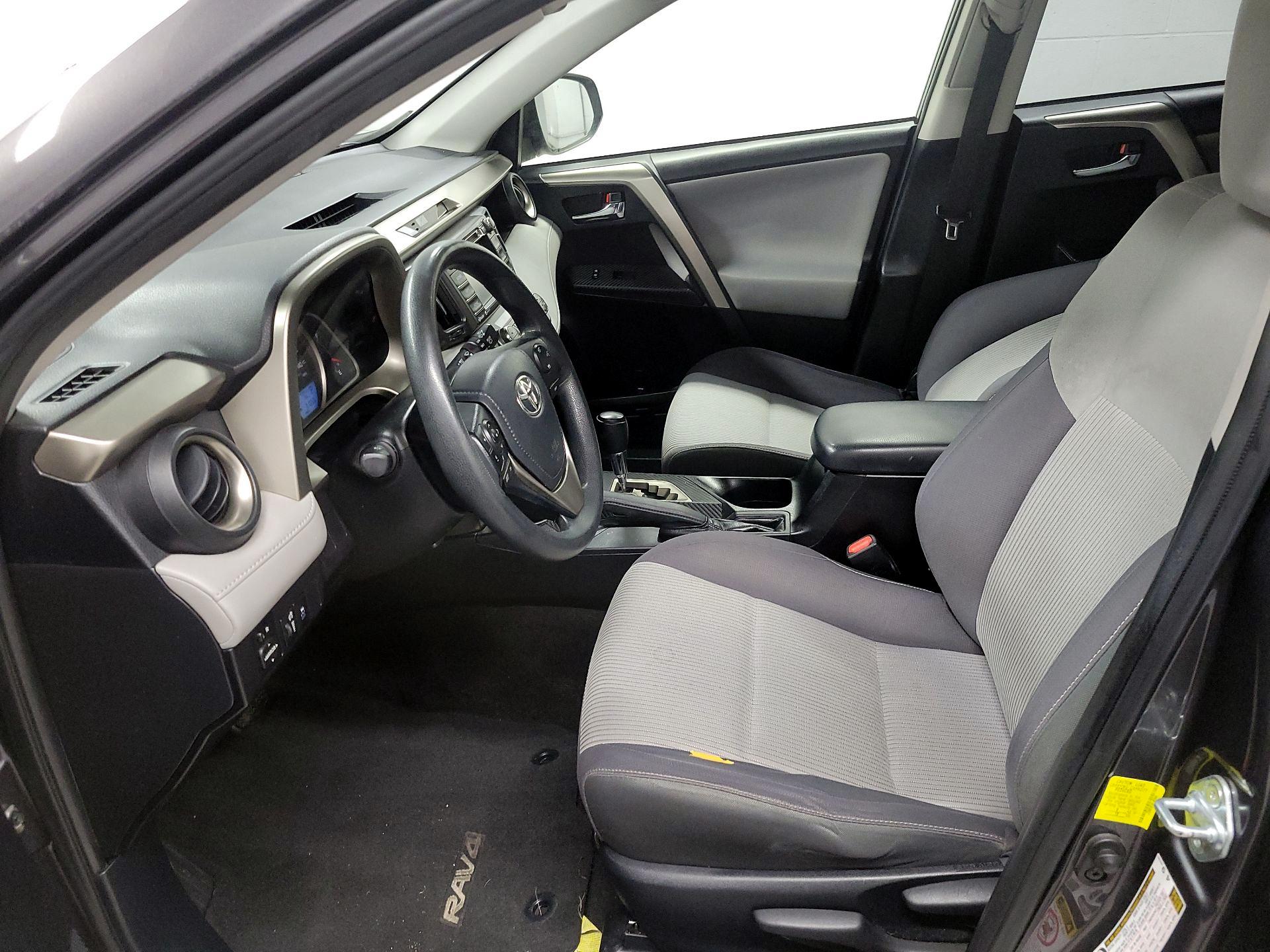 Thumbnail: 2015 Toyota RAV4 - 11