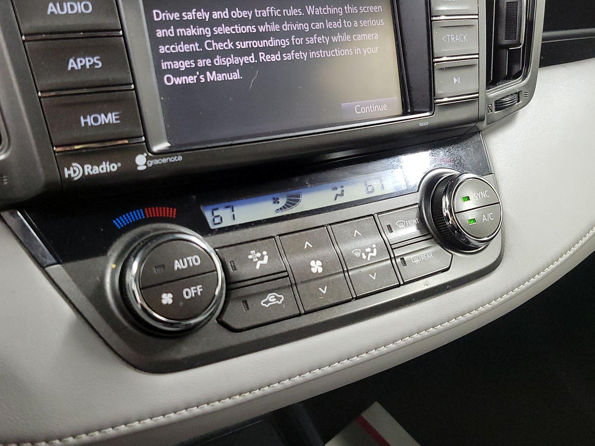 Thumbnail: 2015 Toyota RAV4 - 16
