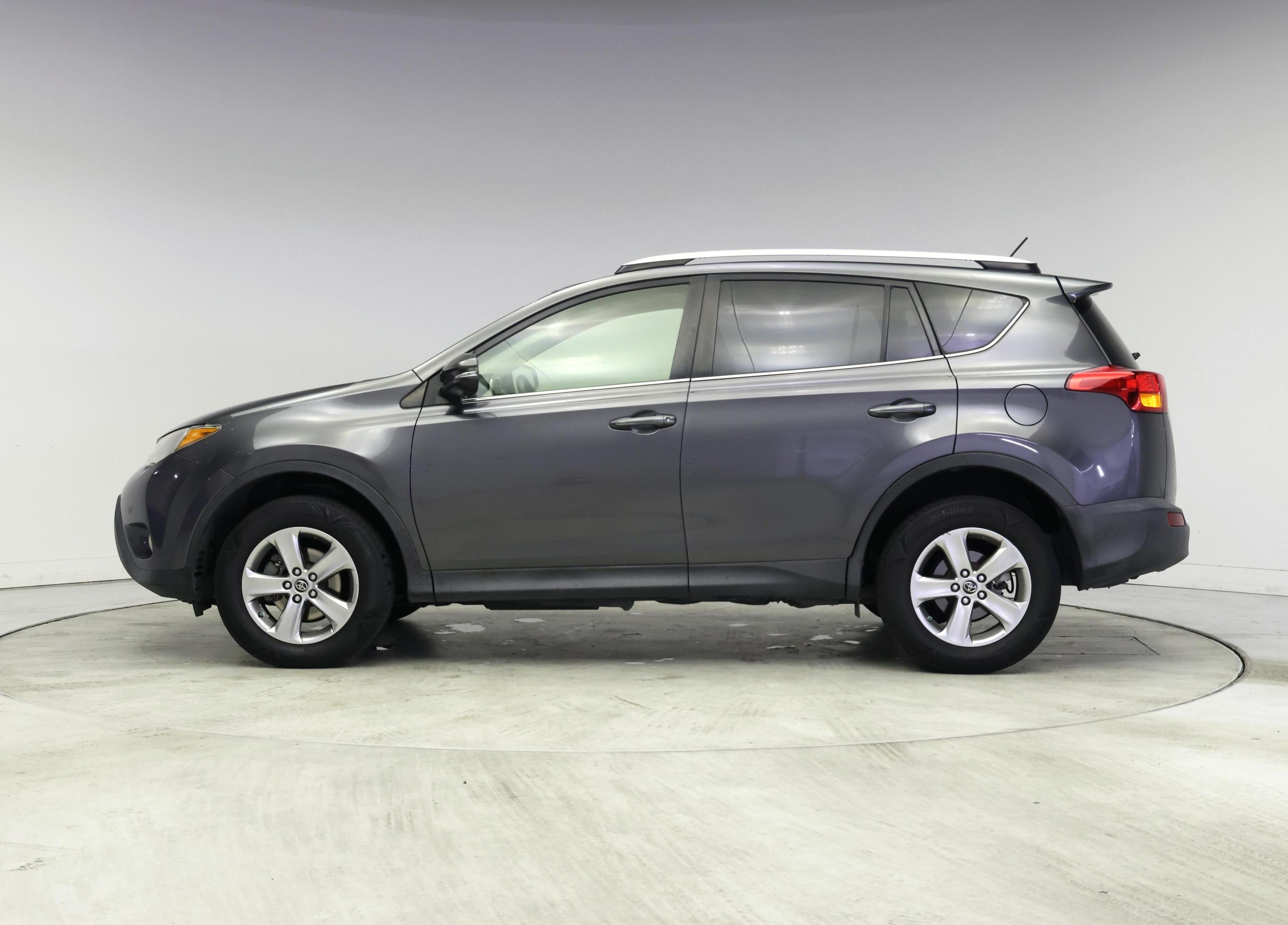 Thumbnail: 2015 Toyota RAV4 - 3