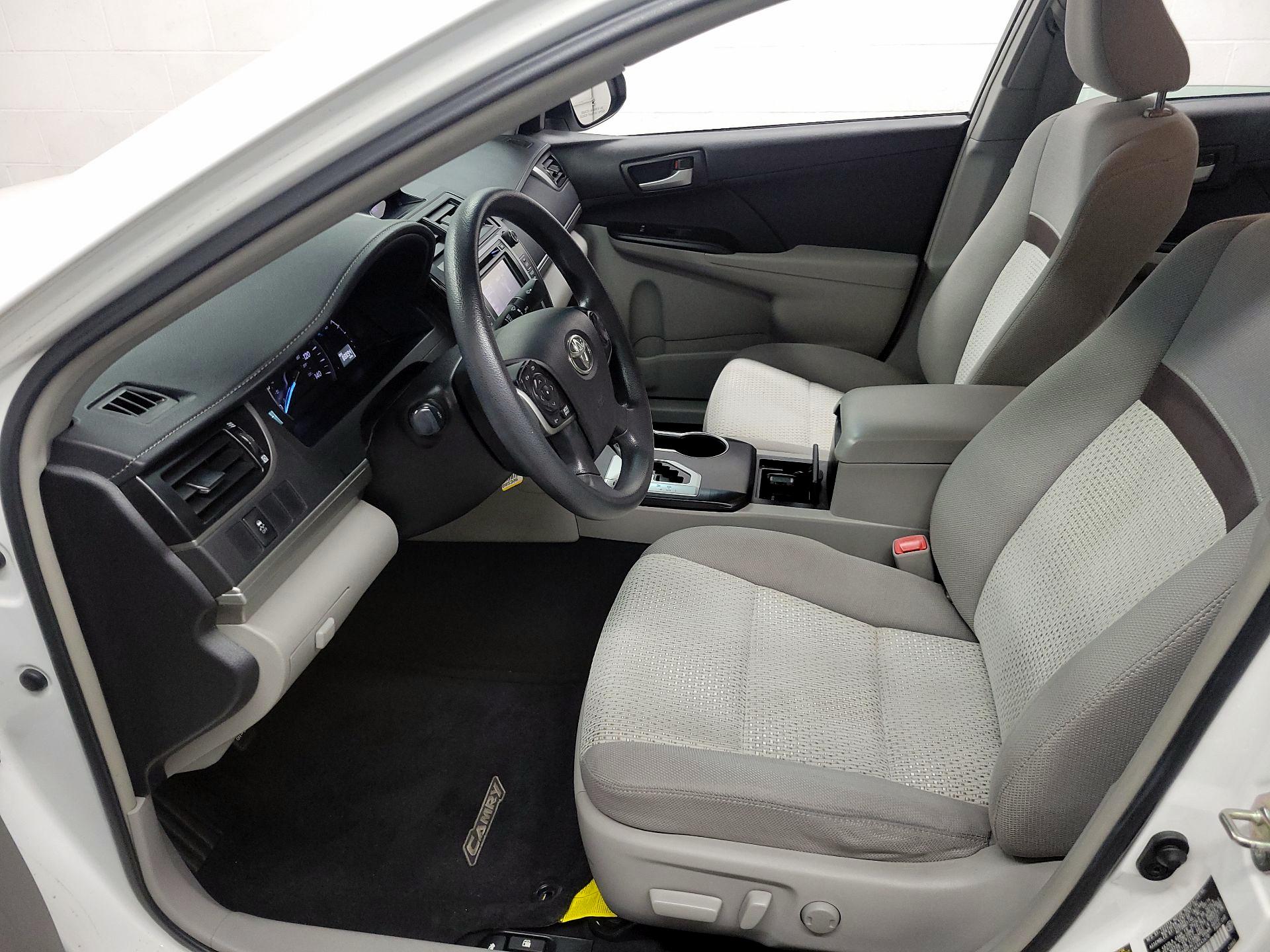 Thumbnail: 2014 Toyota Camry - 11