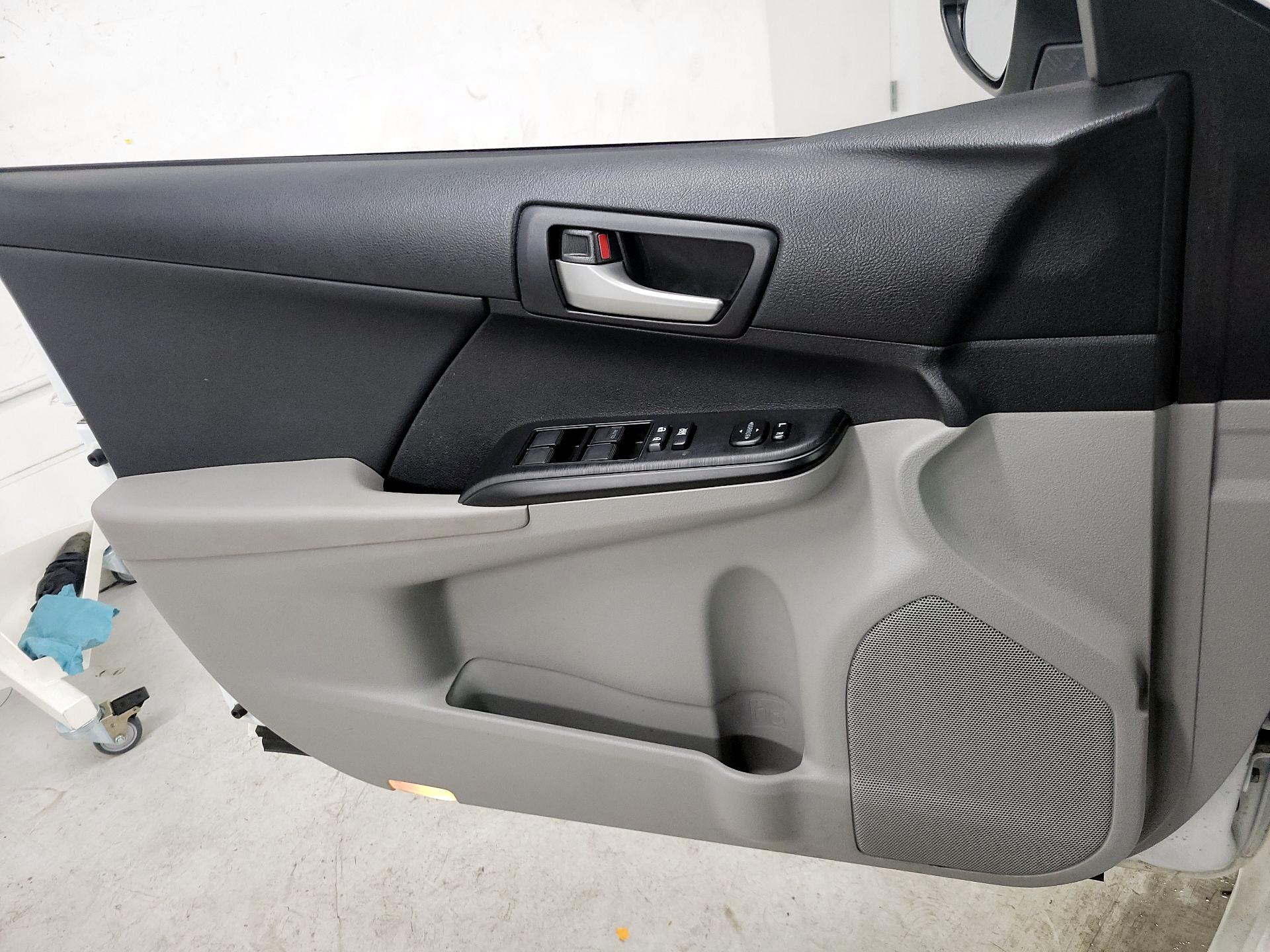 Thumbnail: 2014 Toyota Camry - 12