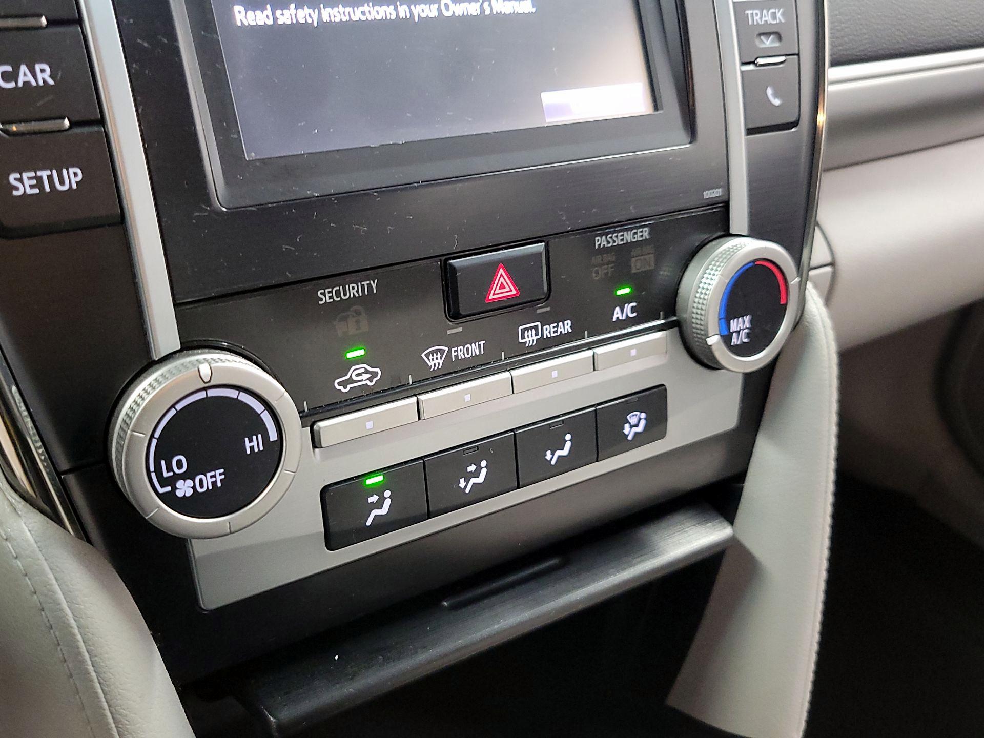 Thumbnail: 2014 Toyota Camry - 15