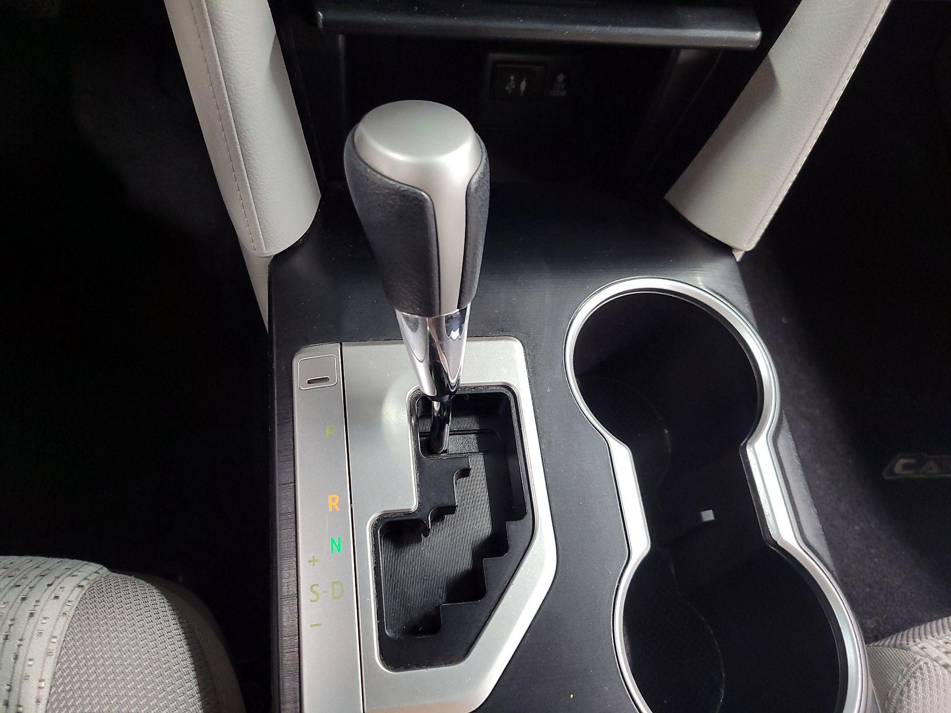 Thumbnail: 2014 Toyota Camry - 16