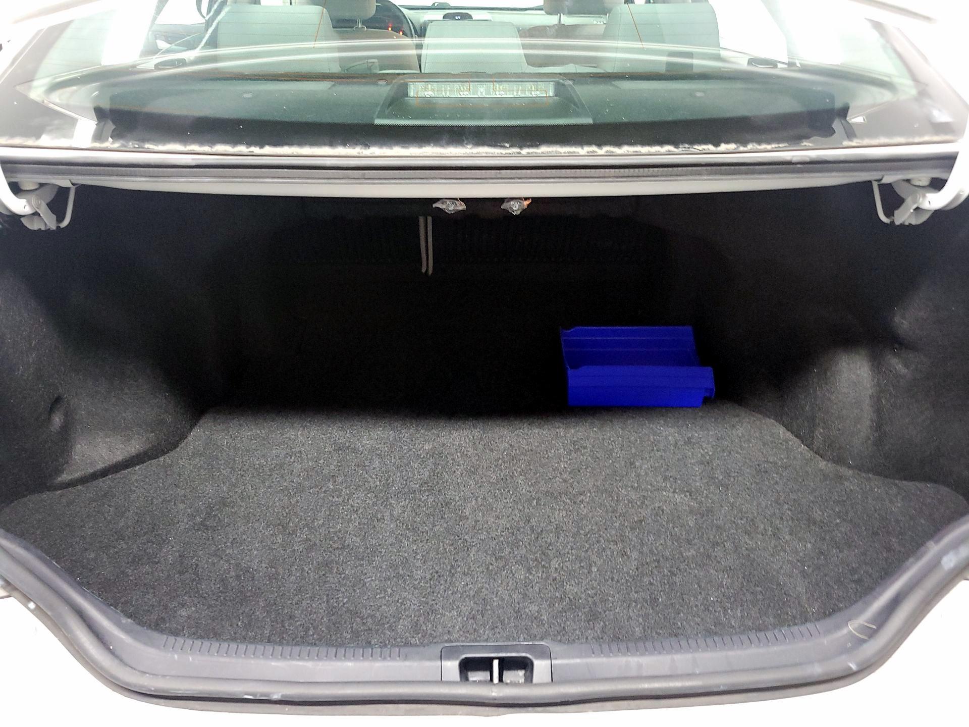 Thumbnail: 2014 Toyota Camry - 18
