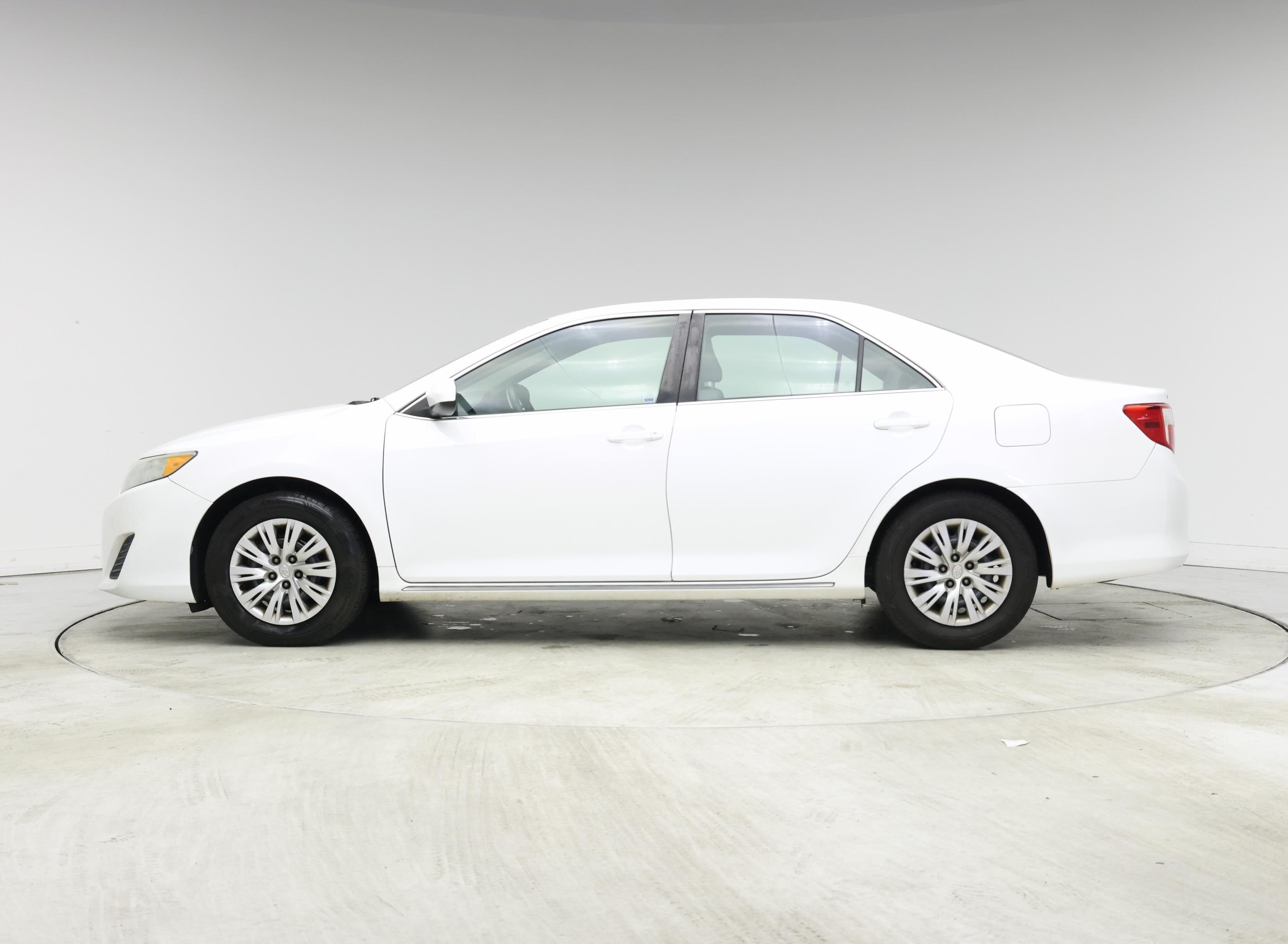 Thumbnail: 2014 Toyota Camry - 3