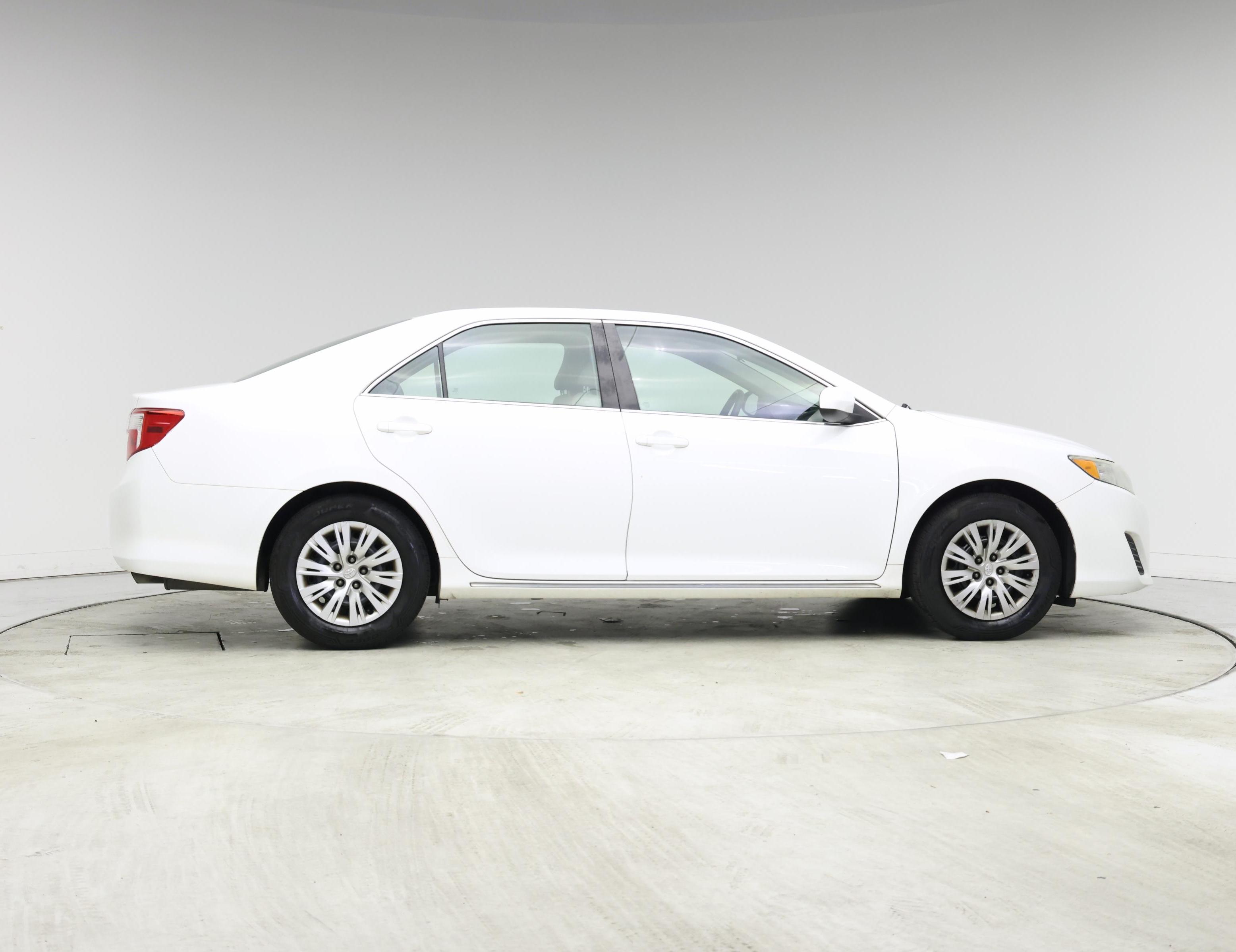 Thumbnail: 2014 Toyota Camry - 7