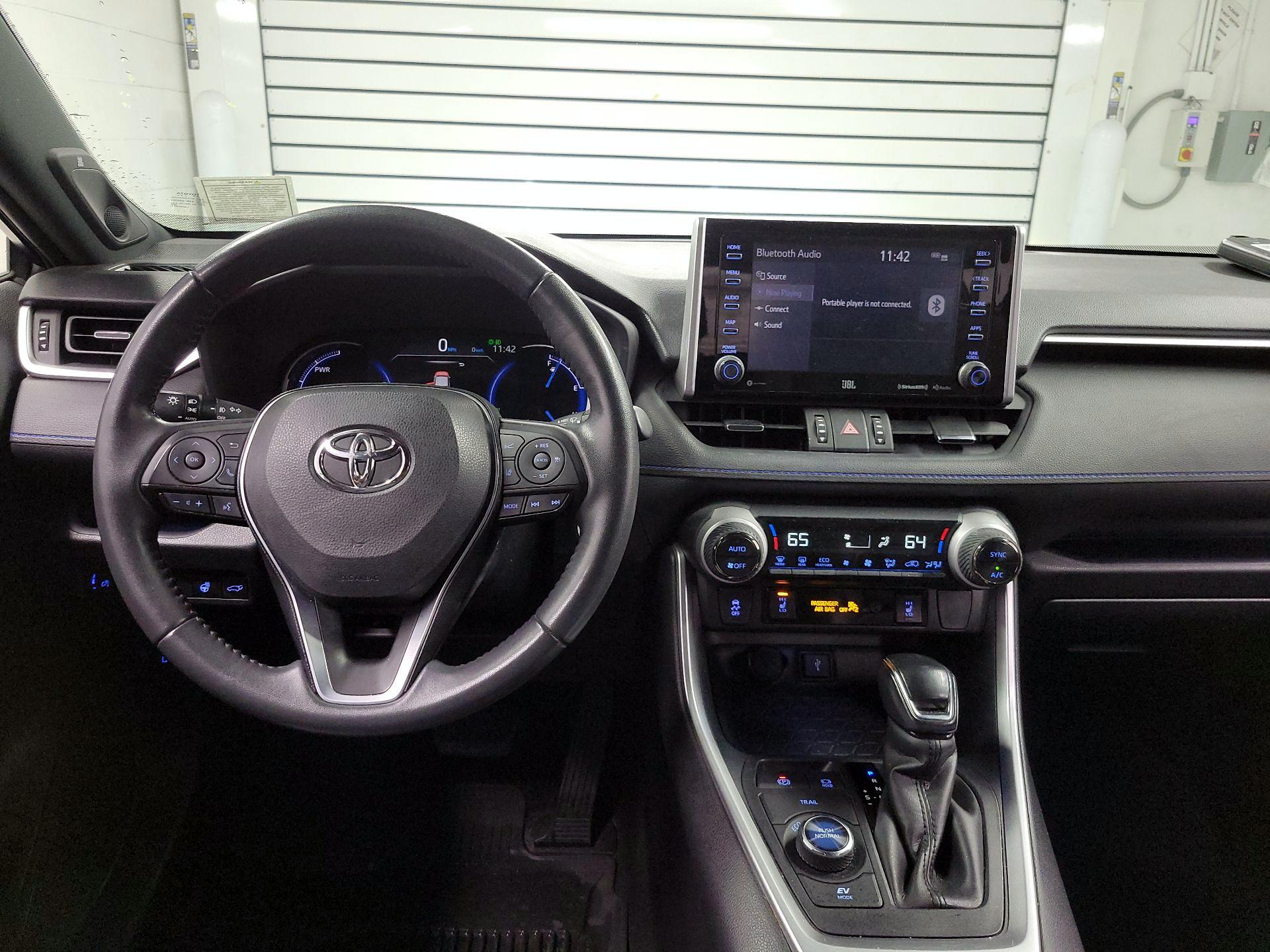 Thumbnail: 2021 Toyota RAV4 - 9