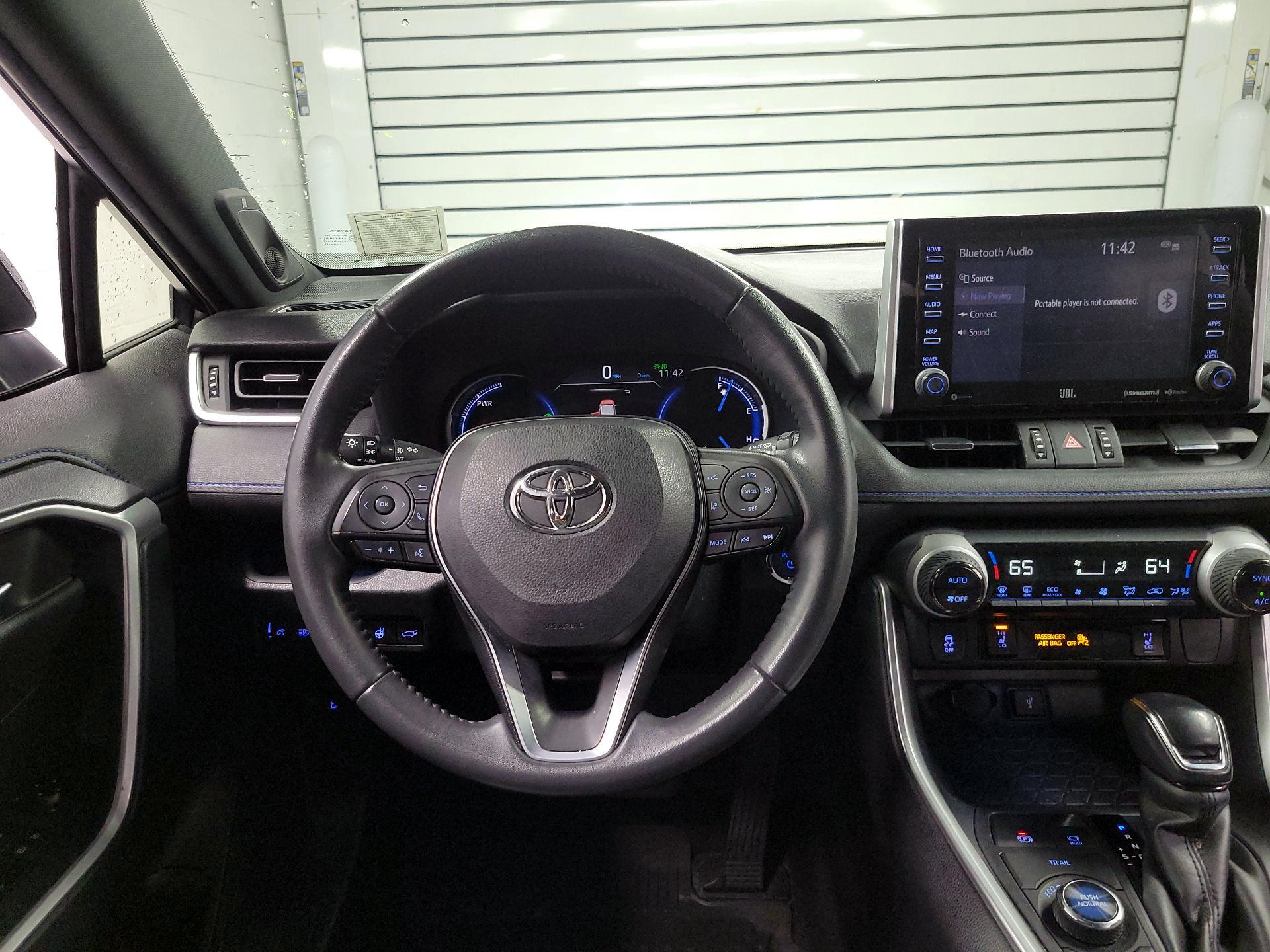 Thumbnail: 2021 Toyota RAV4 - 10