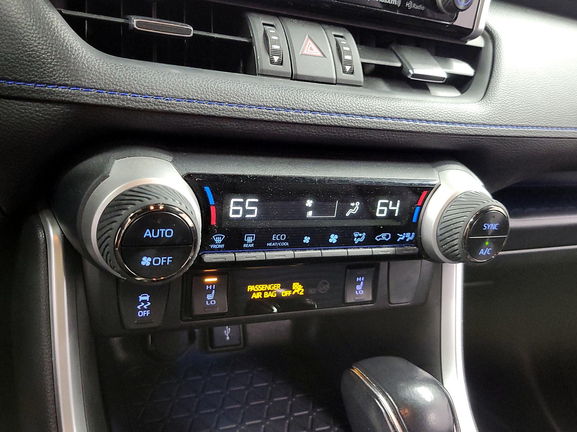 Thumbnail: 2021 Toyota RAV4 - 15