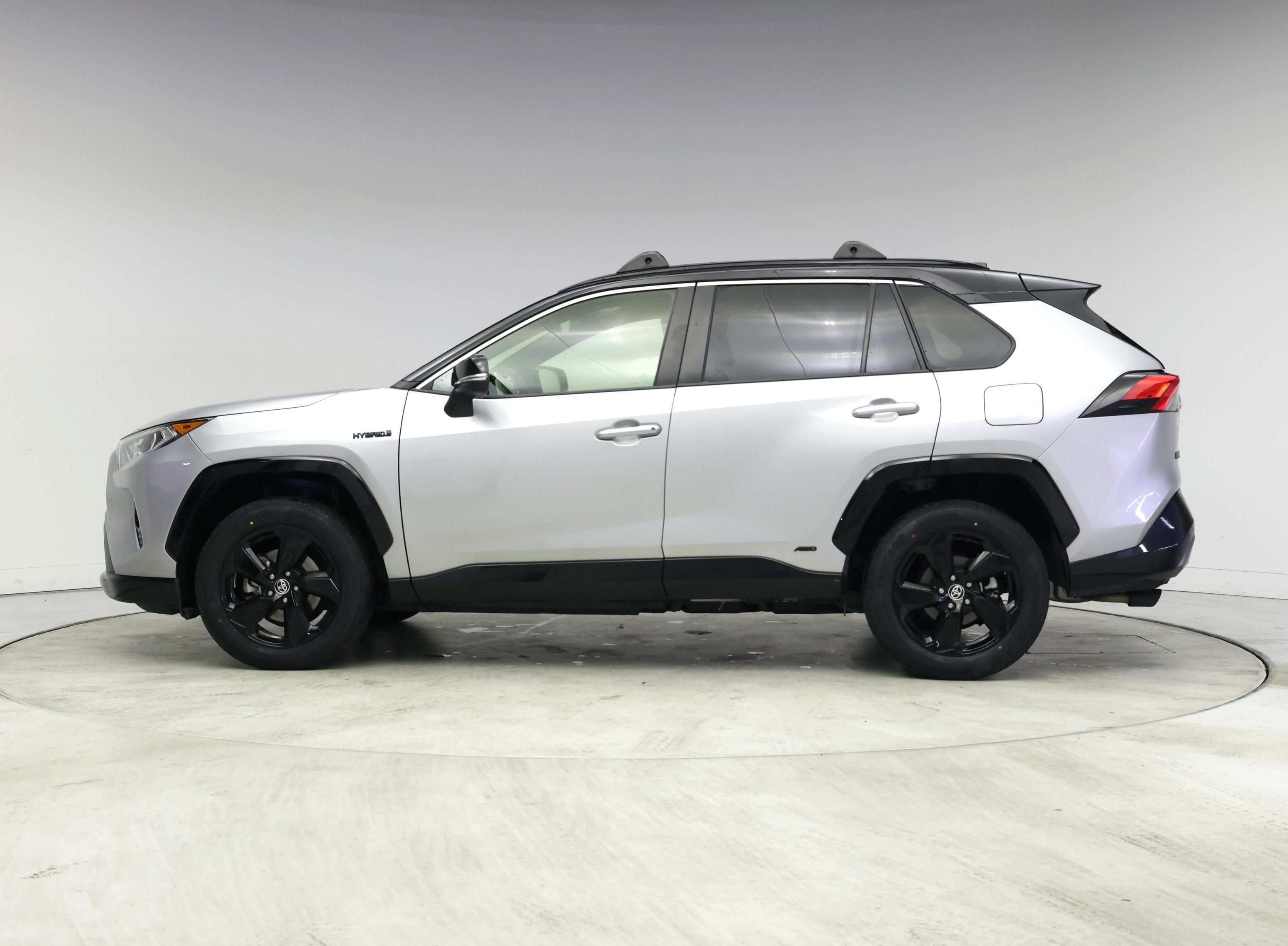 Thumbnail: 2021 Toyota RAV4 - 3