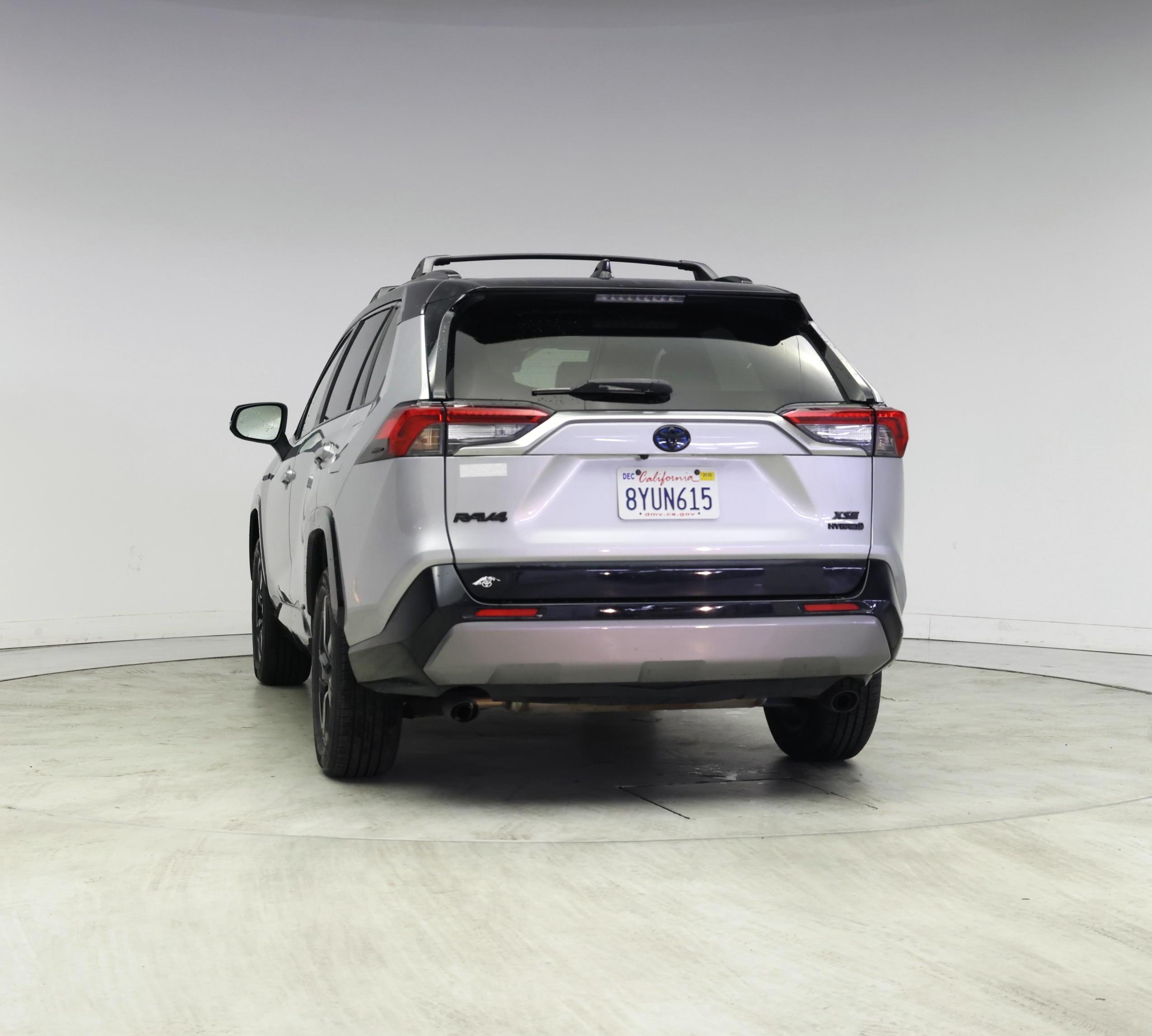 Thumbnail: 2021 Toyota RAV4 - 6