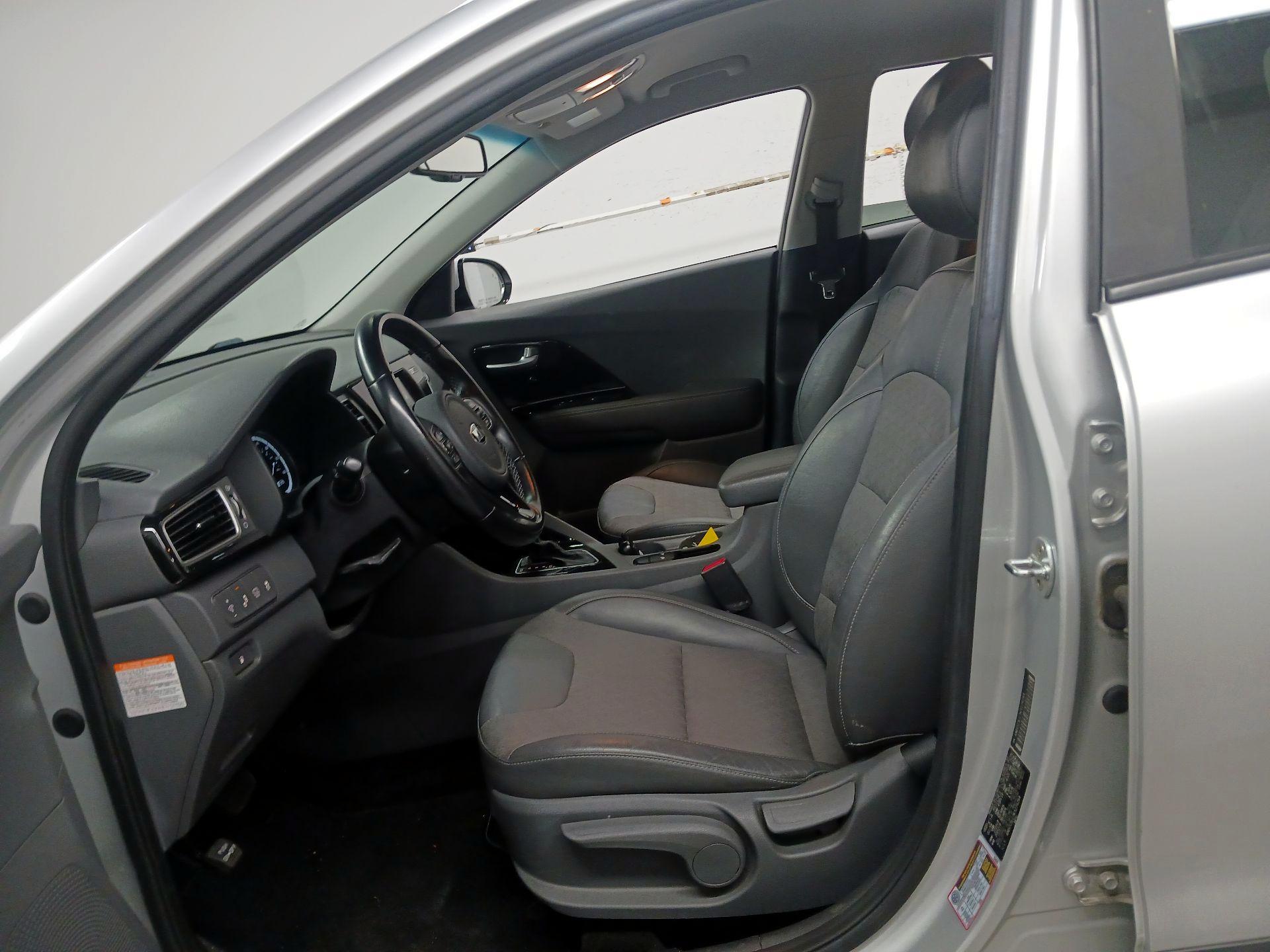 Thumbnail: 2019 Kia Niro - 9