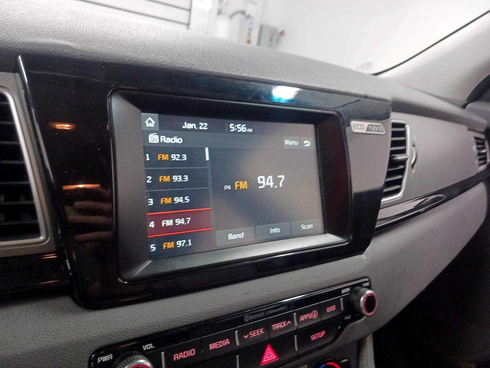 Thumbnail: 2019 Kia Niro - 13