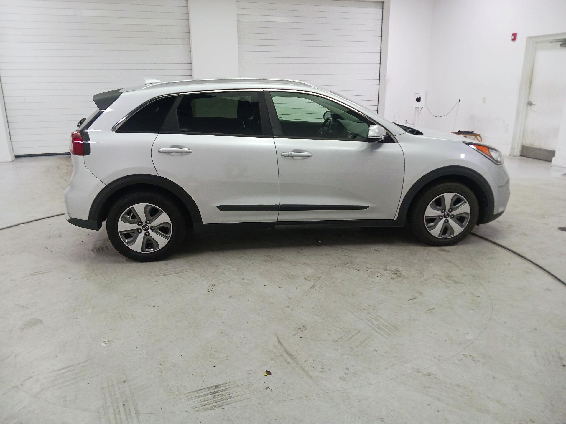 Thumbnail: 2019 Kia Niro - 4