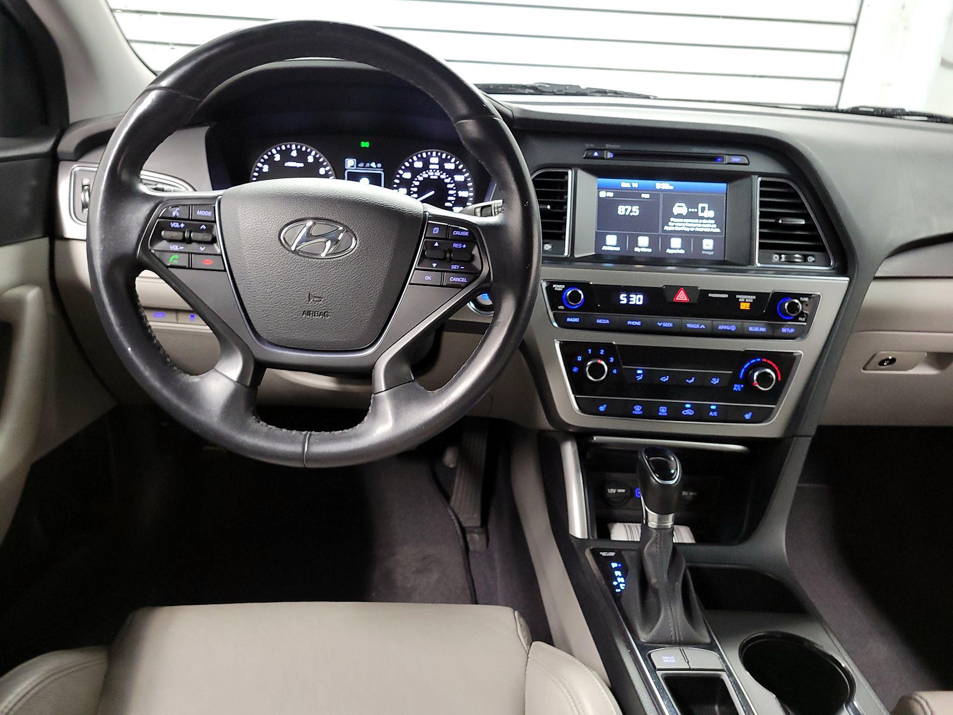 Thumbnail: 2017 Hyundai Sonata - 9