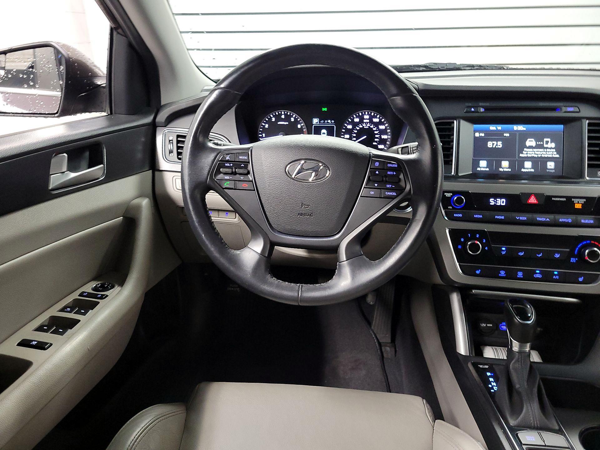 Thumbnail: 2017 Hyundai Sonata - 10