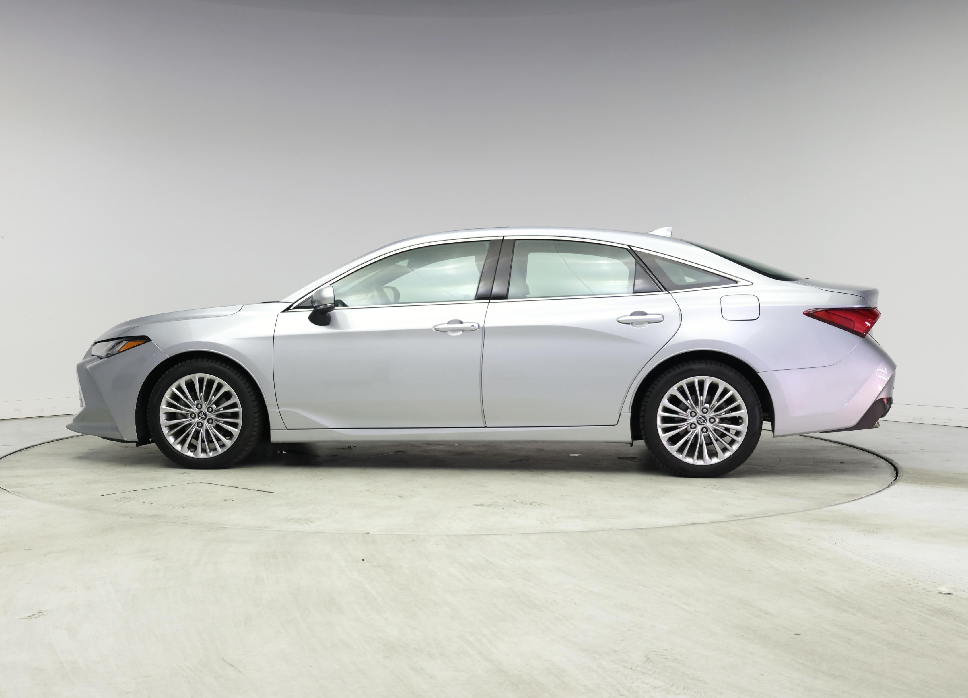 Thumbnail: 2019 Toyota Avalon - 3
