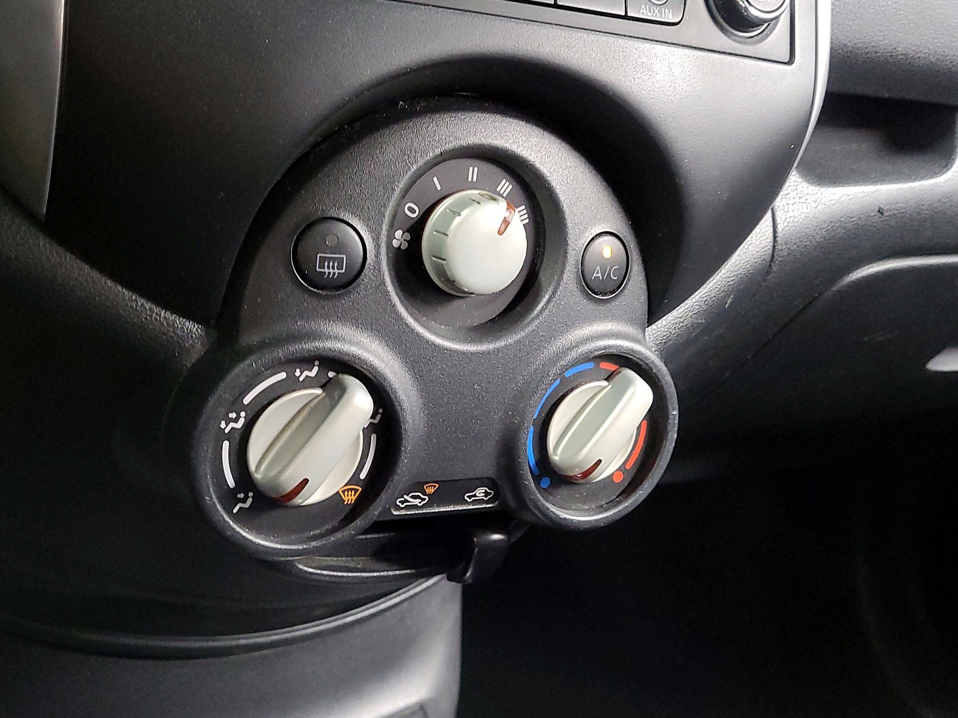 Thumbnail: 2014 Nissan Versa Note - 14