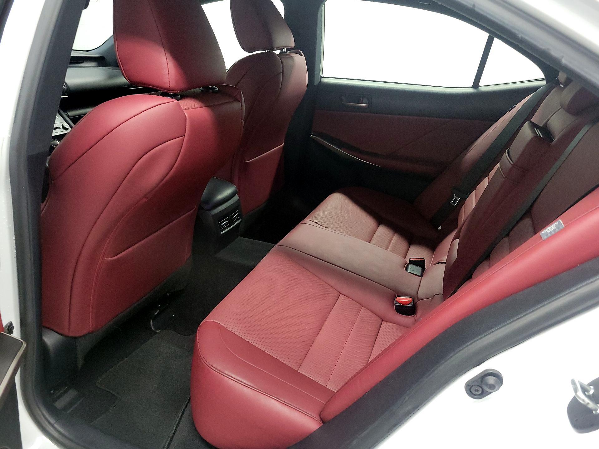 Thumbnail: 2019 Lexus IS - 17