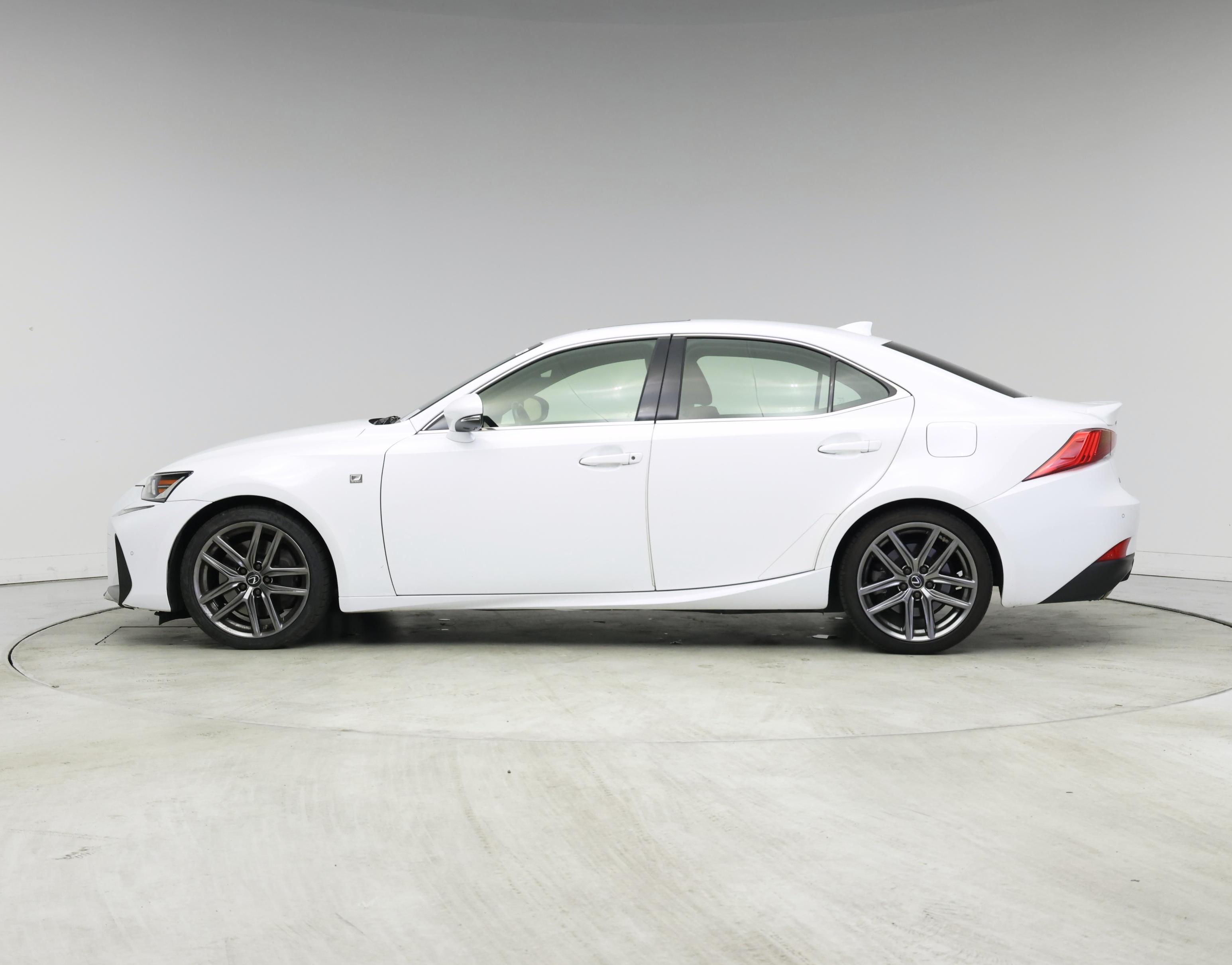 Thumbnail: 2019 Lexus IS - 3