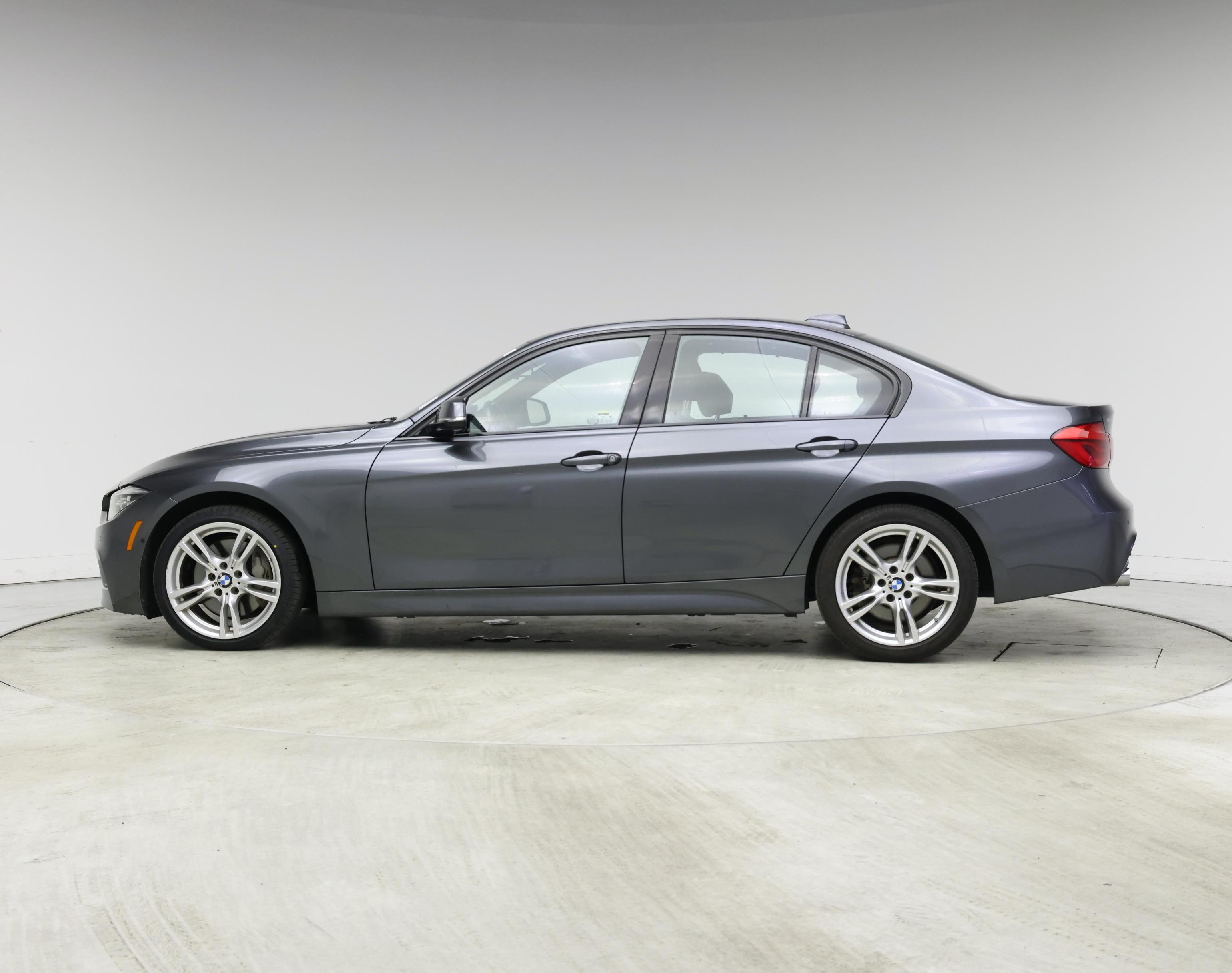 Thumbnail: 2017 BMW 3 Series - 3
