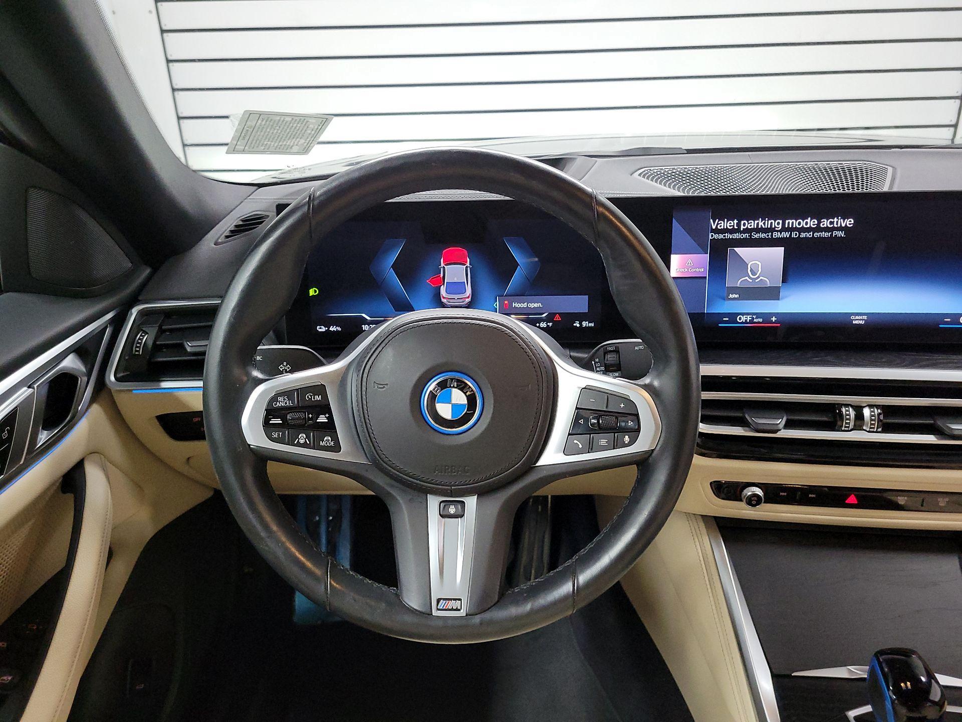 Thumbnail: 2022 BMW i4 - 10