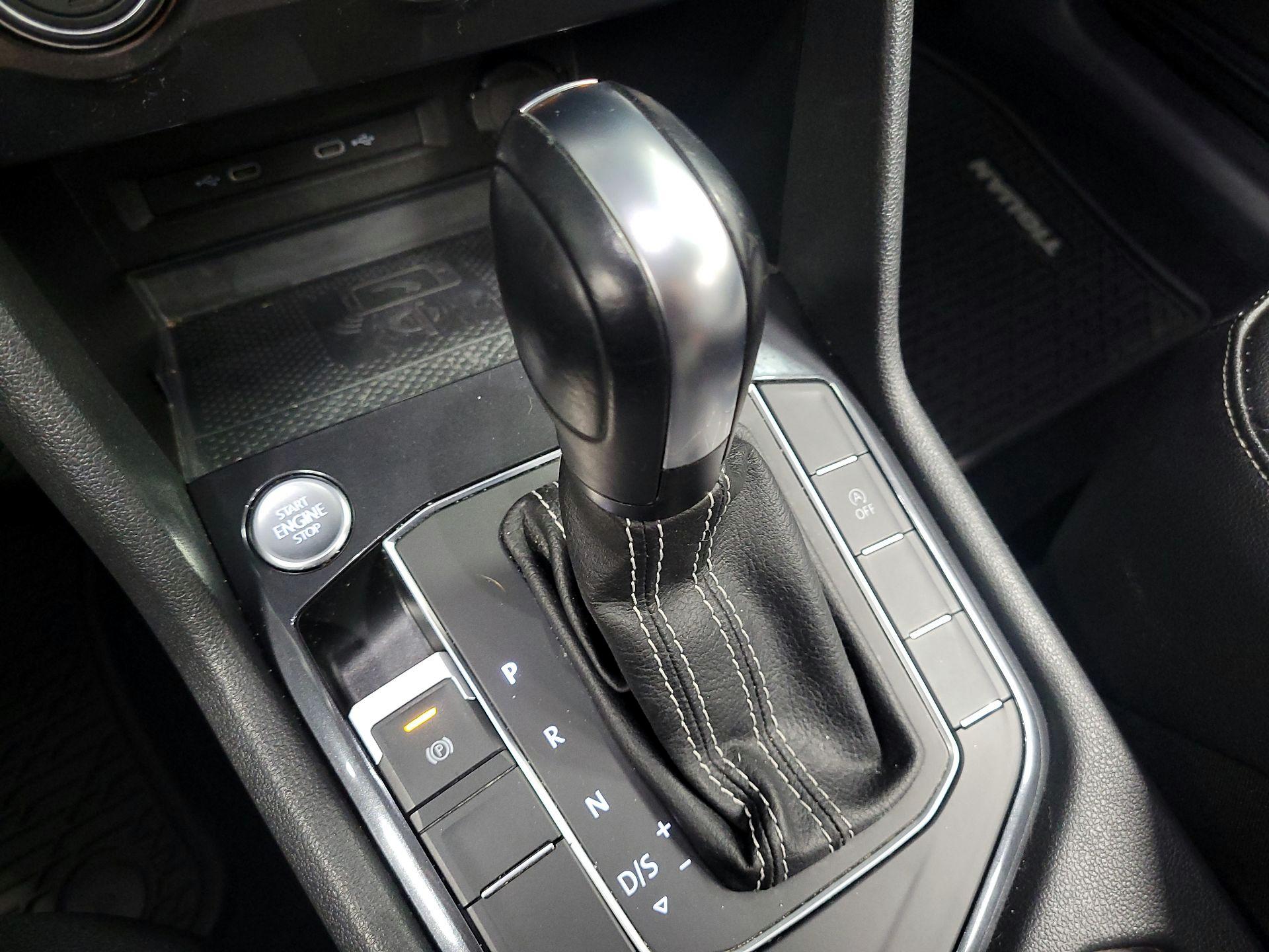 Thumbnail: 2021 Volkswagen Tiguan - 15