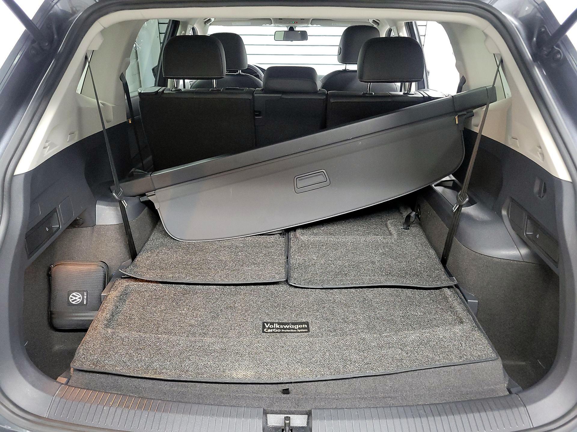 Thumbnail: 2021 Volkswagen Tiguan - 17
