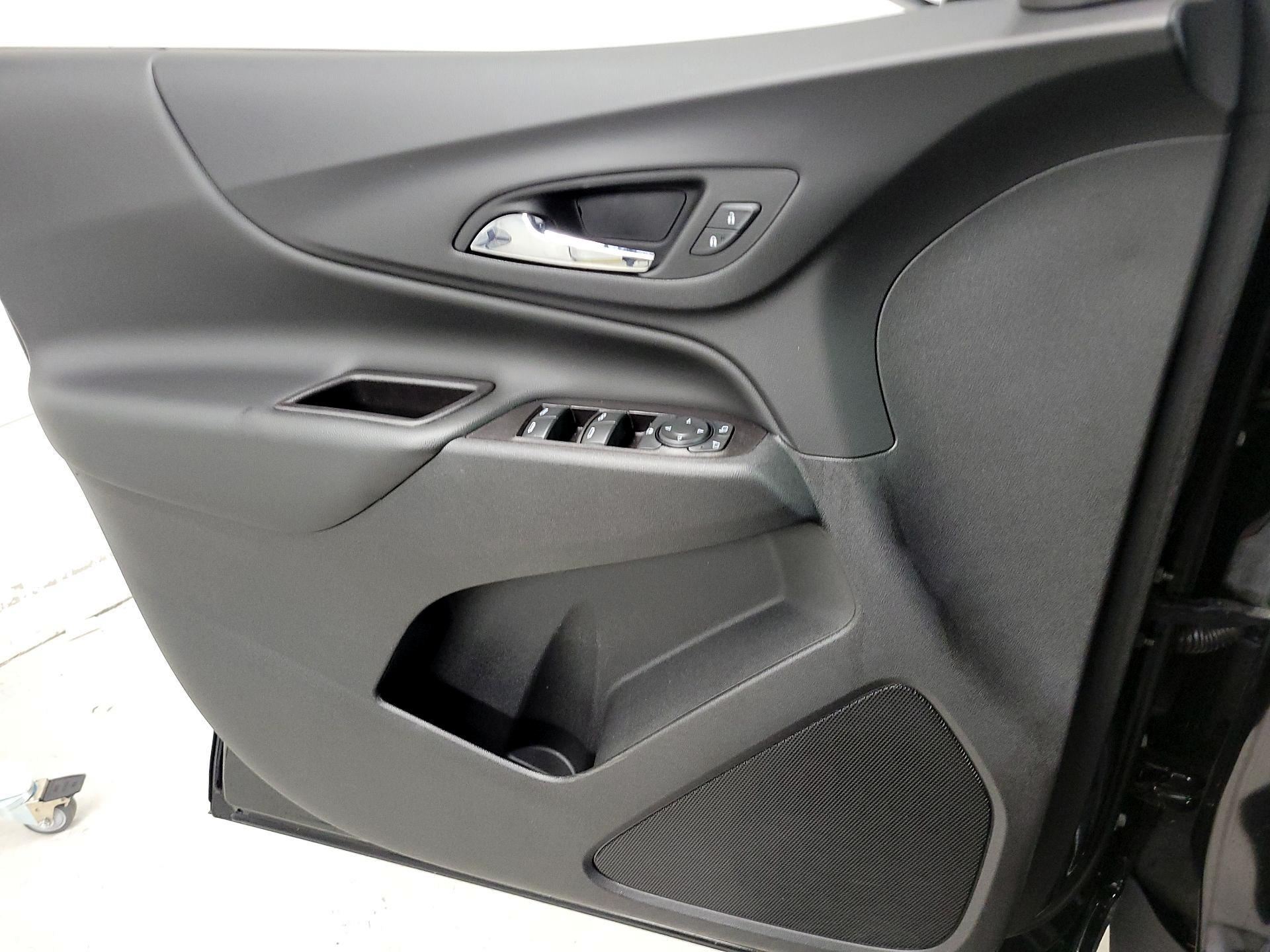 Thumbnail: 2020 Chevrolet Equinox - 12