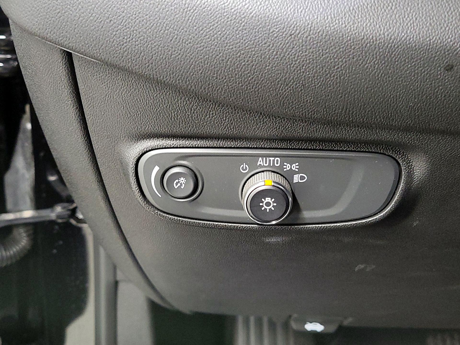 Thumbnail: 2020 Chevrolet Equinox - 13