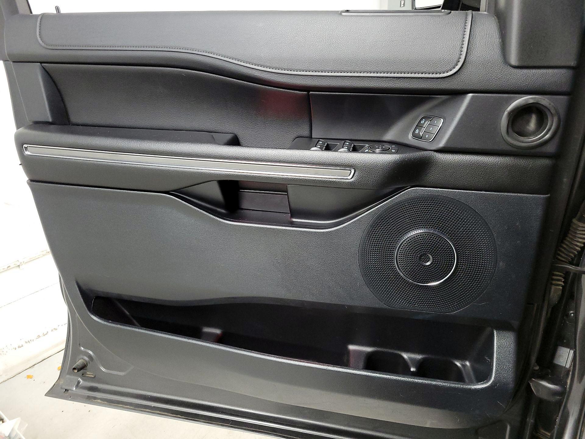 Thumbnail: 2018 Ford Expedition - 12