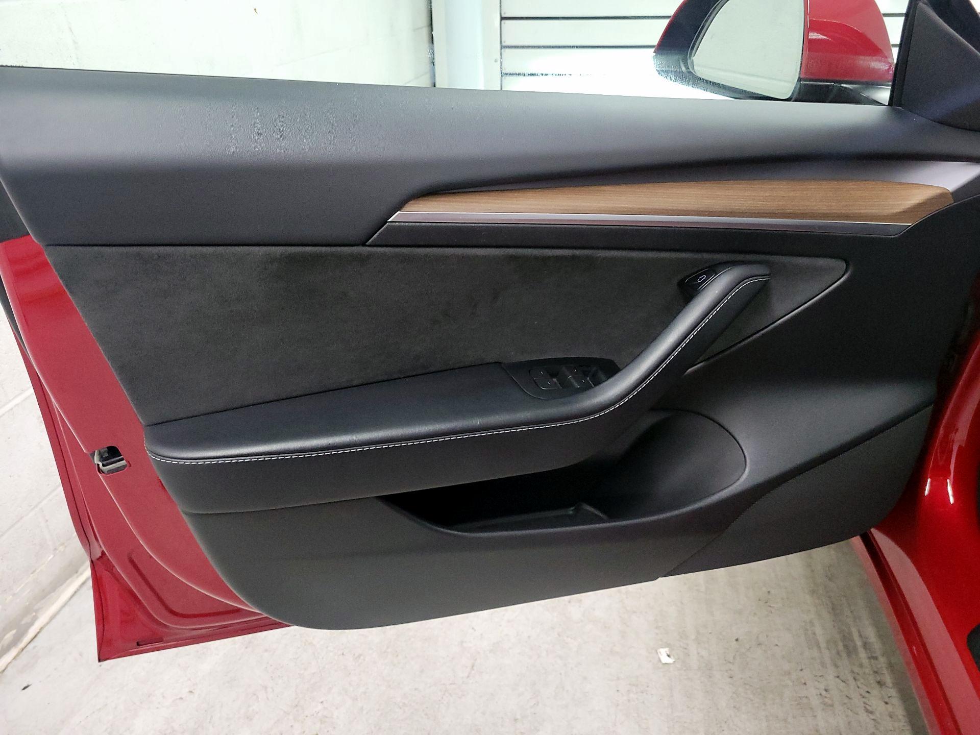 Thumbnail: 2023 Tesla Model 3 - 12