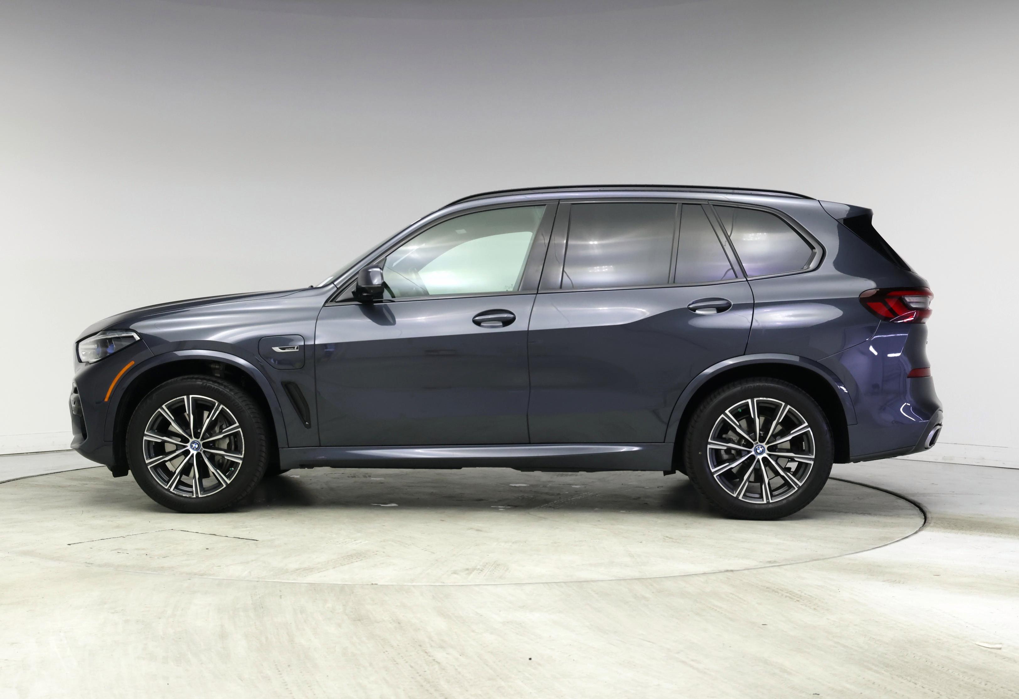 Thumbnail: 2022 BMW X5 - 3