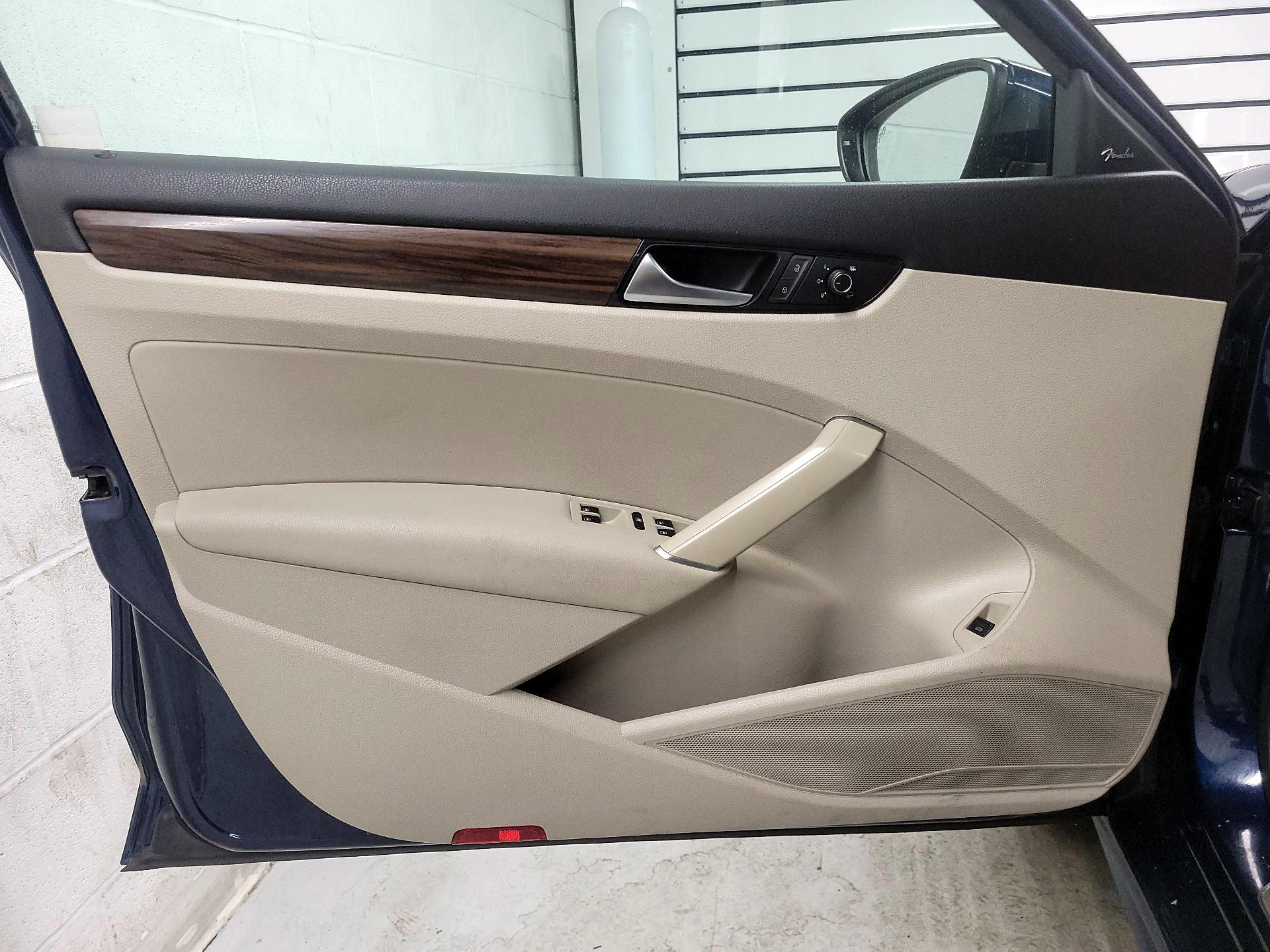 Thumbnail: 2020 Volkswagen Passat - 12